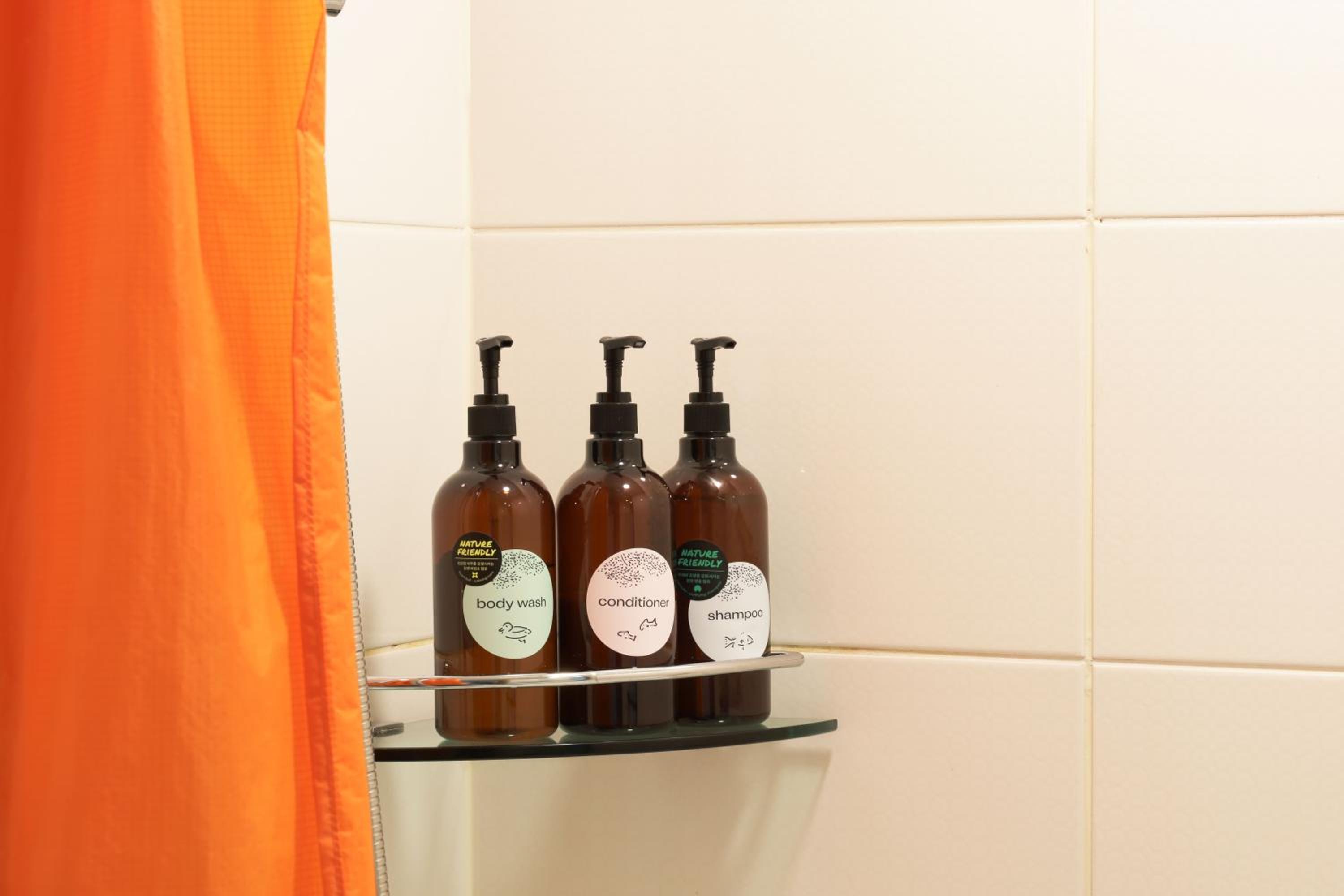 Standard Twin Room - Photo 6