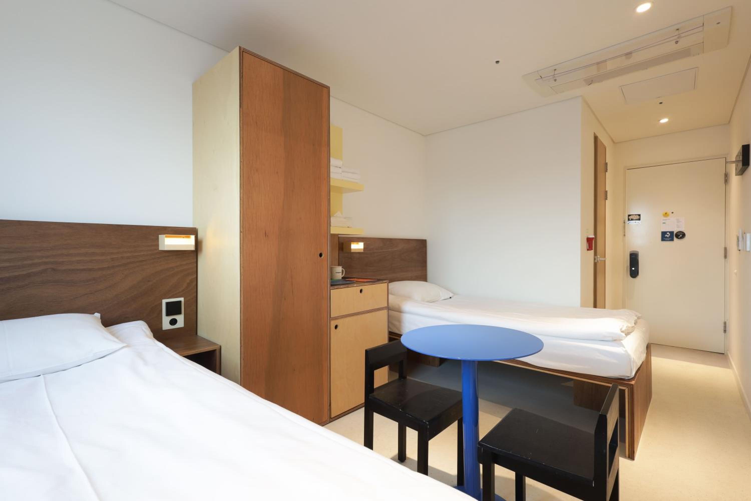 Standard Twin Room - Photo 2