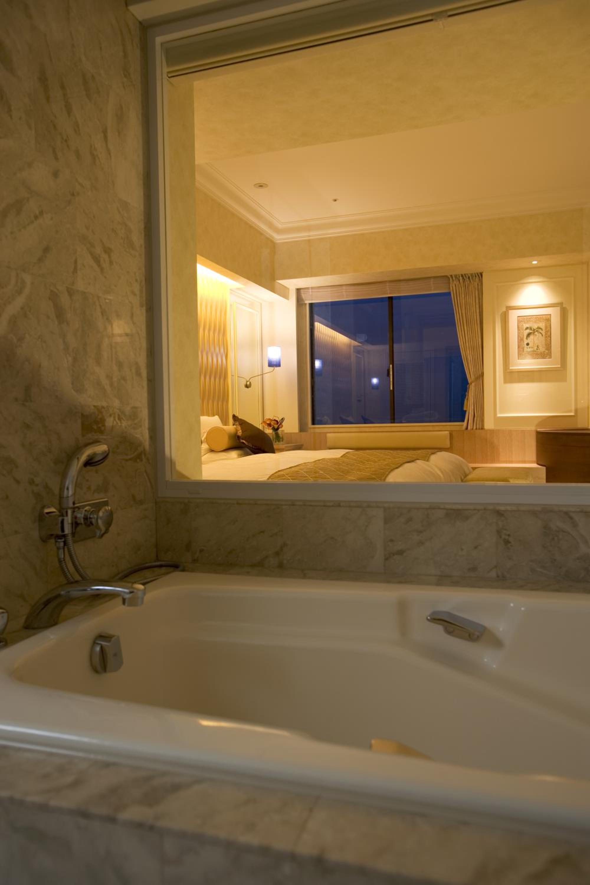 Deluxe Junior Suite - Non-Smoking - Photo 3