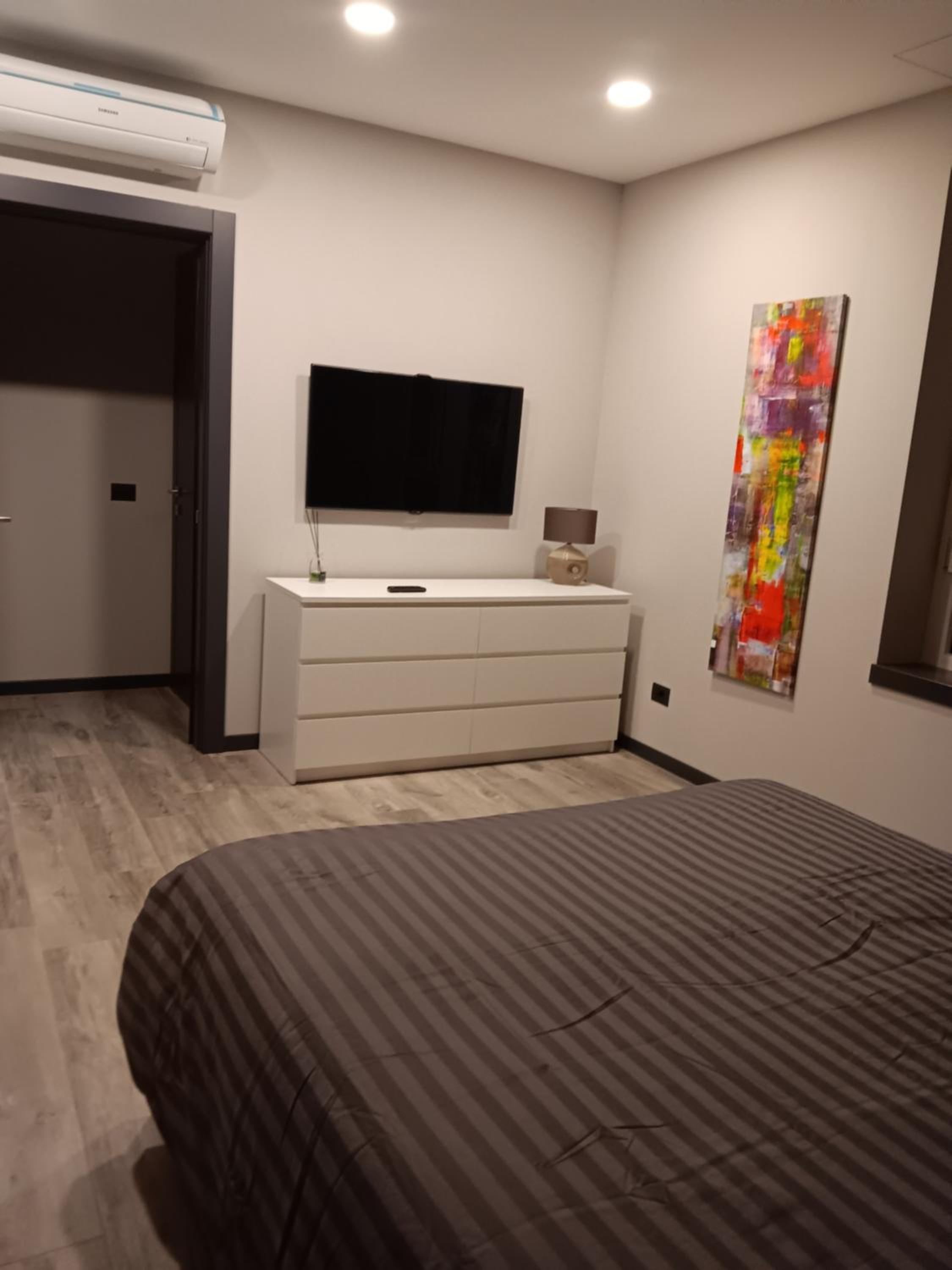 Deluxe King Room photo 1