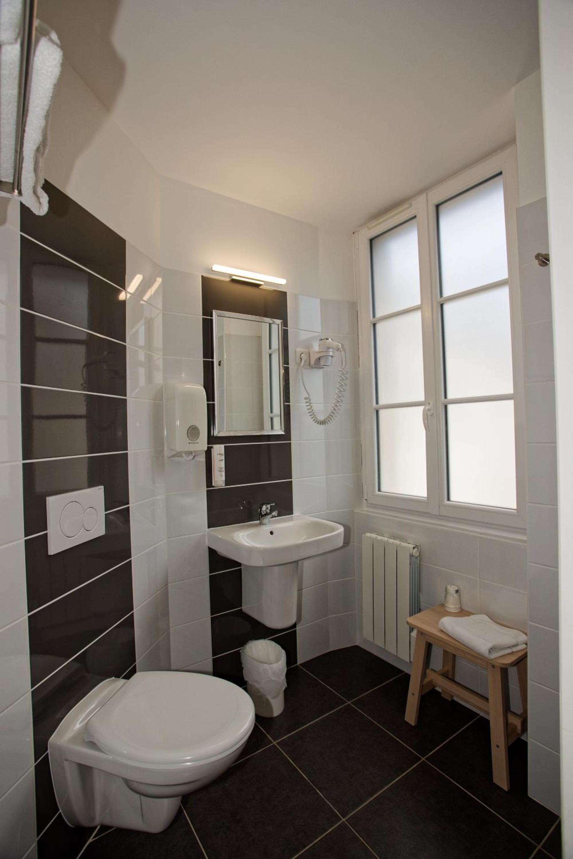 Double Room - Photo 5