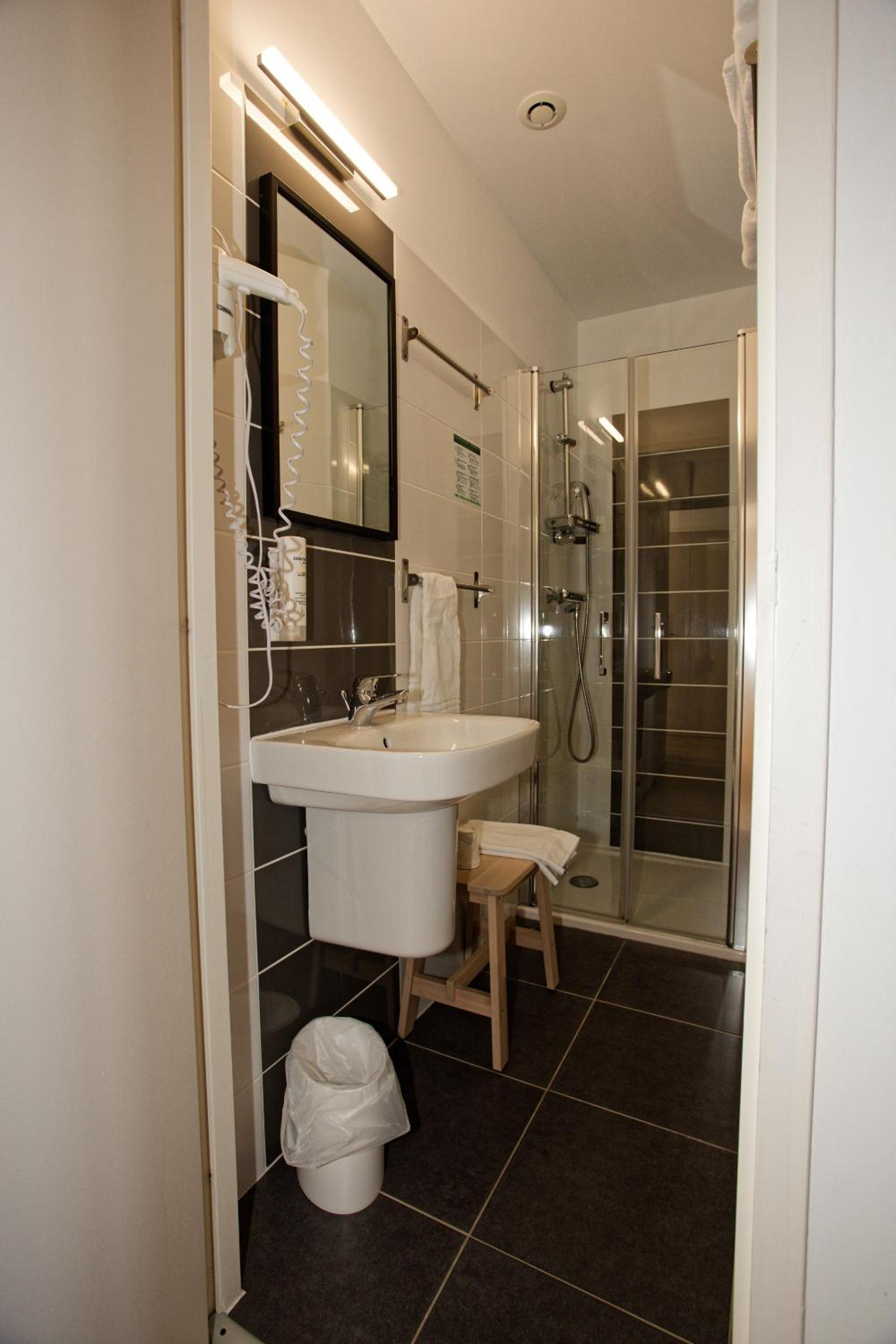 Double Room - Photo 6