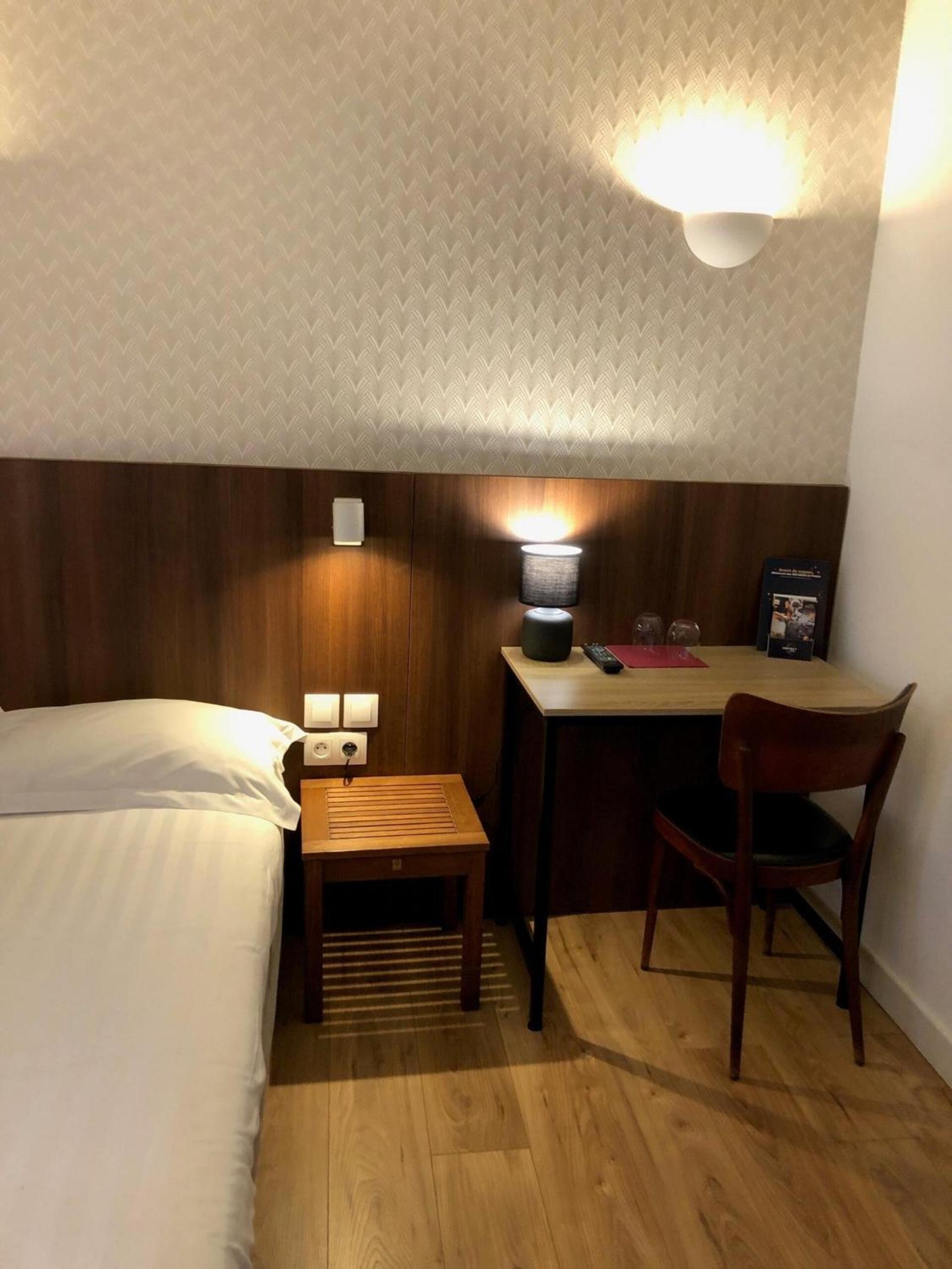 Double Room - Photo 4