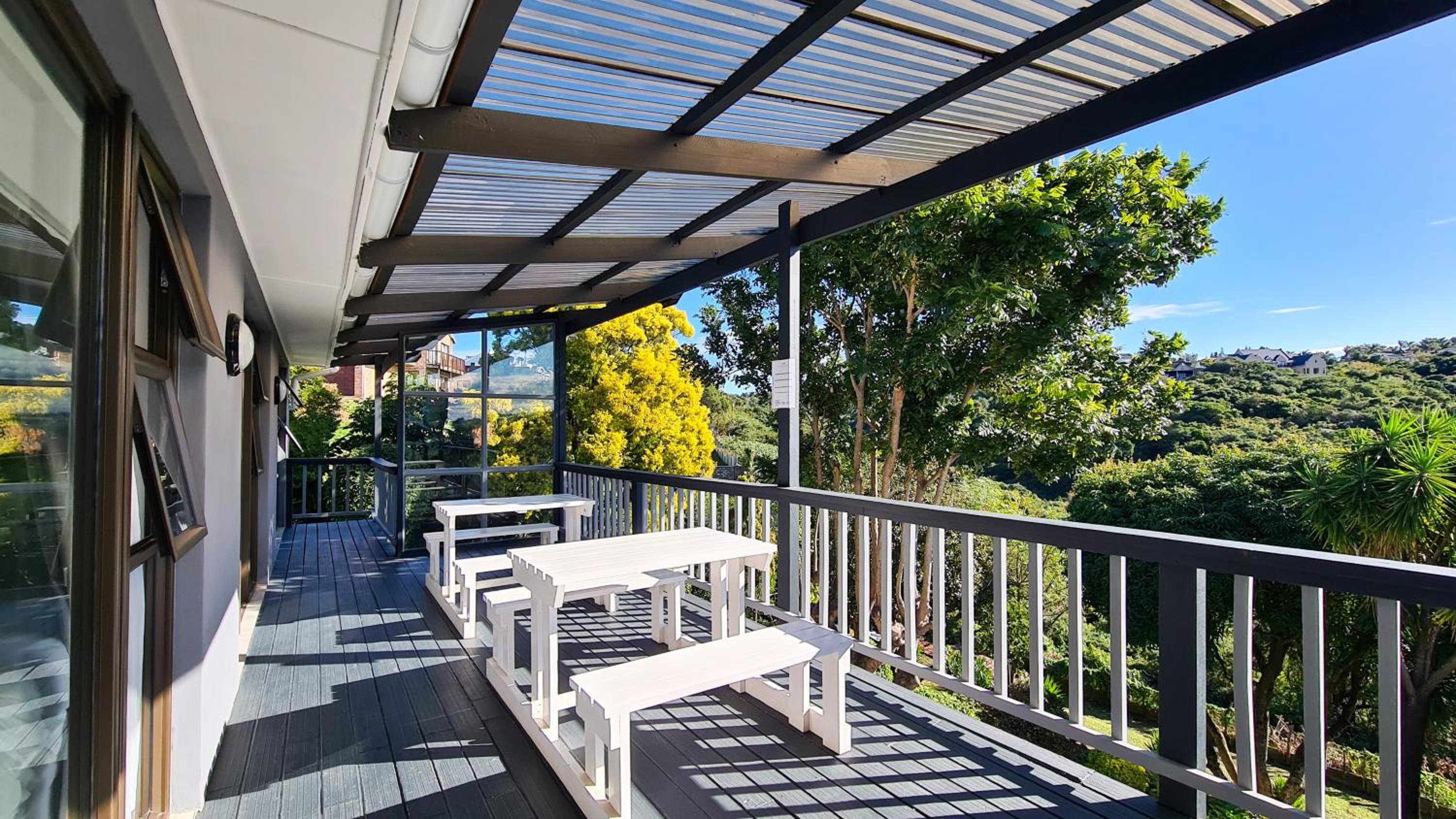 Family Room with Garden View - Photo 7