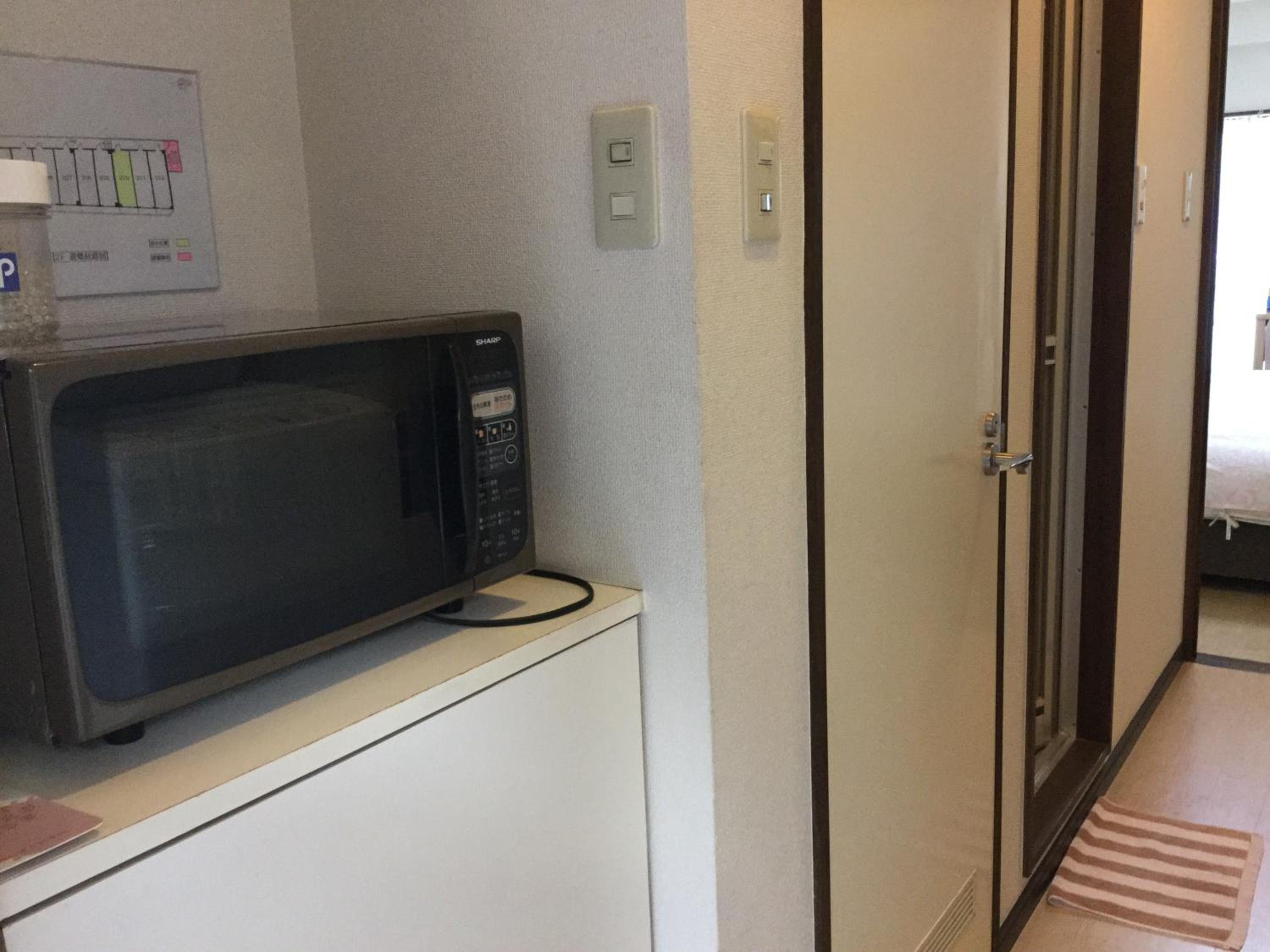 Twin Room - Smoking - Photo 5