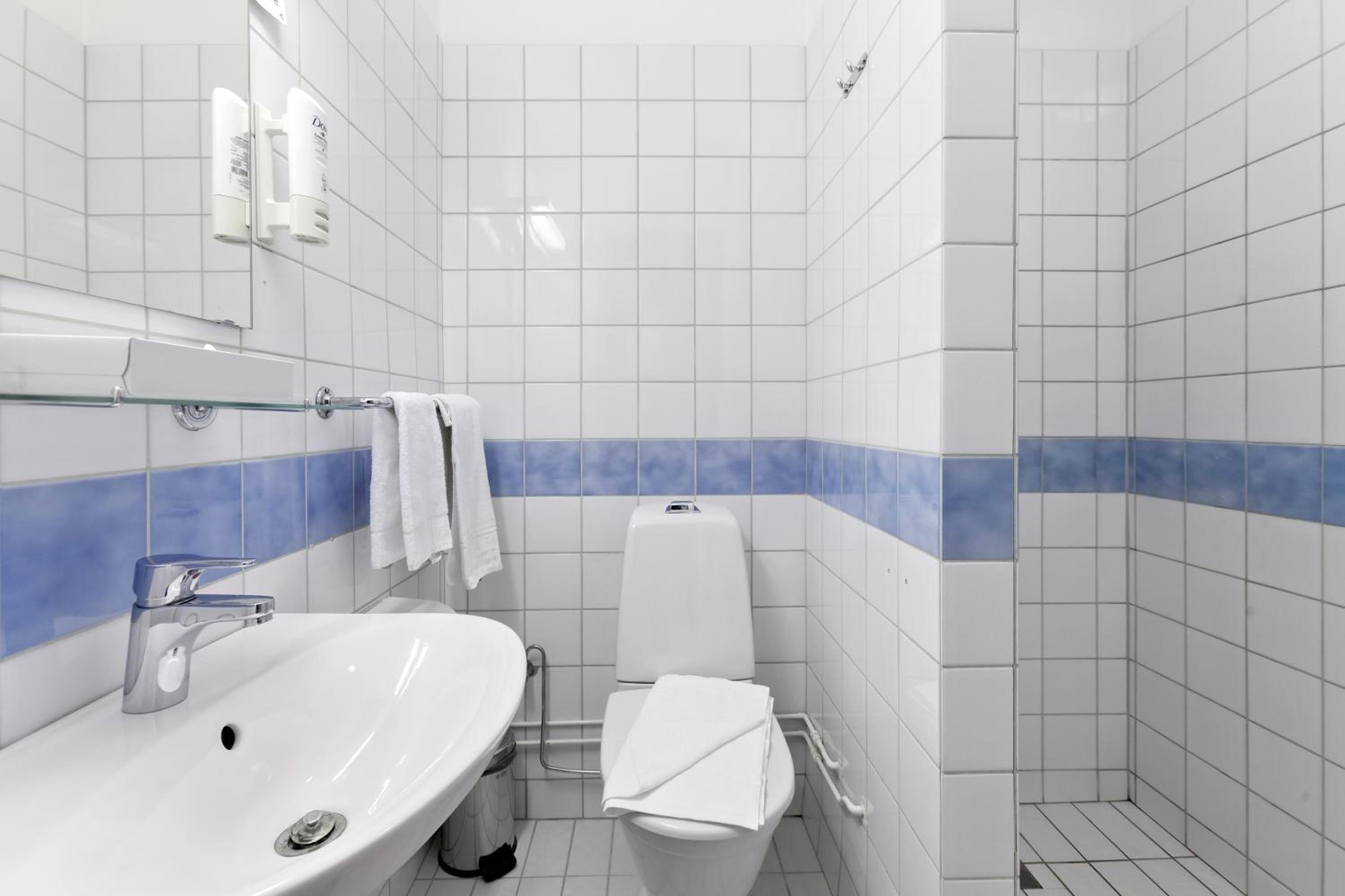 Single Room photo 2