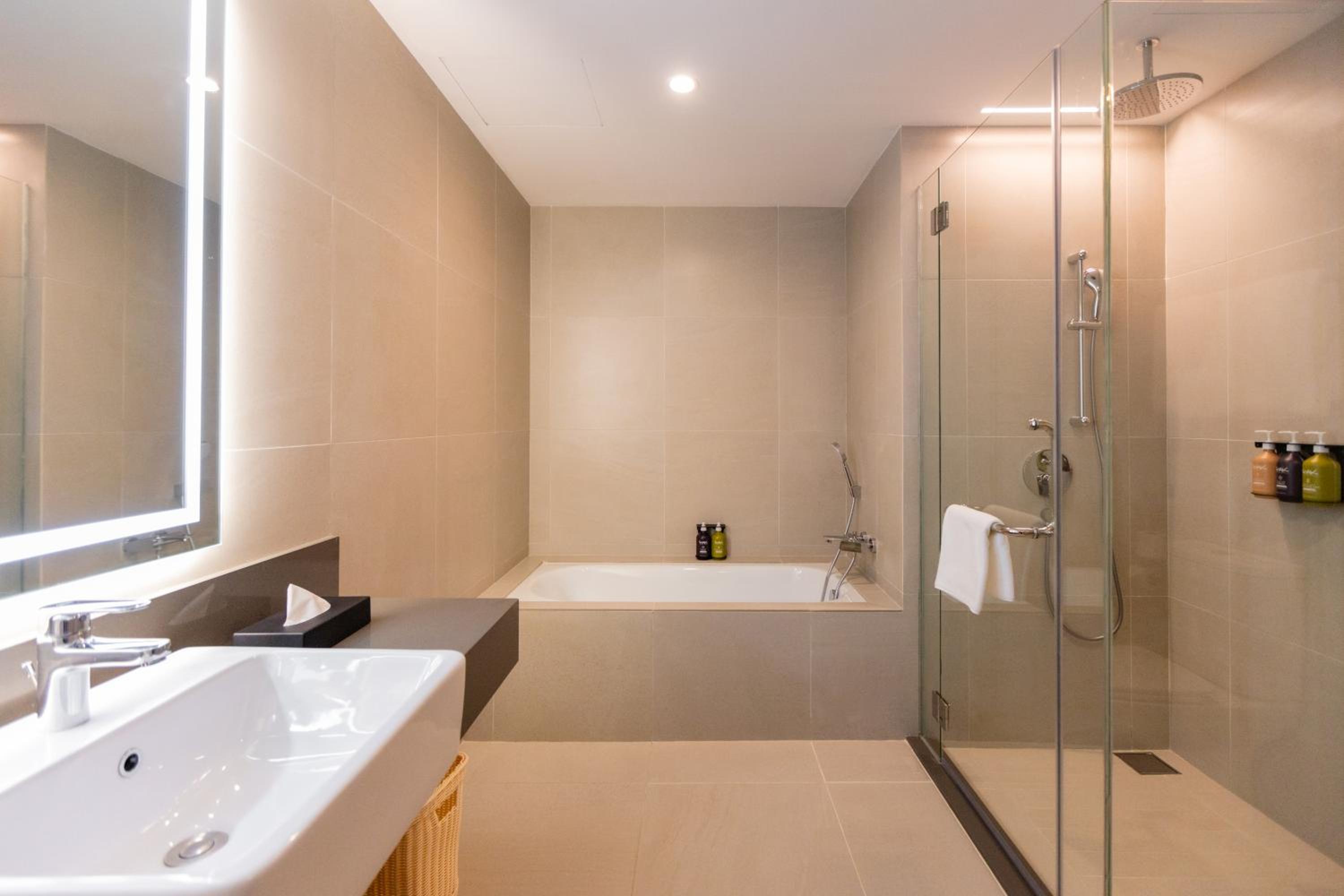 Premium King Room photo 1