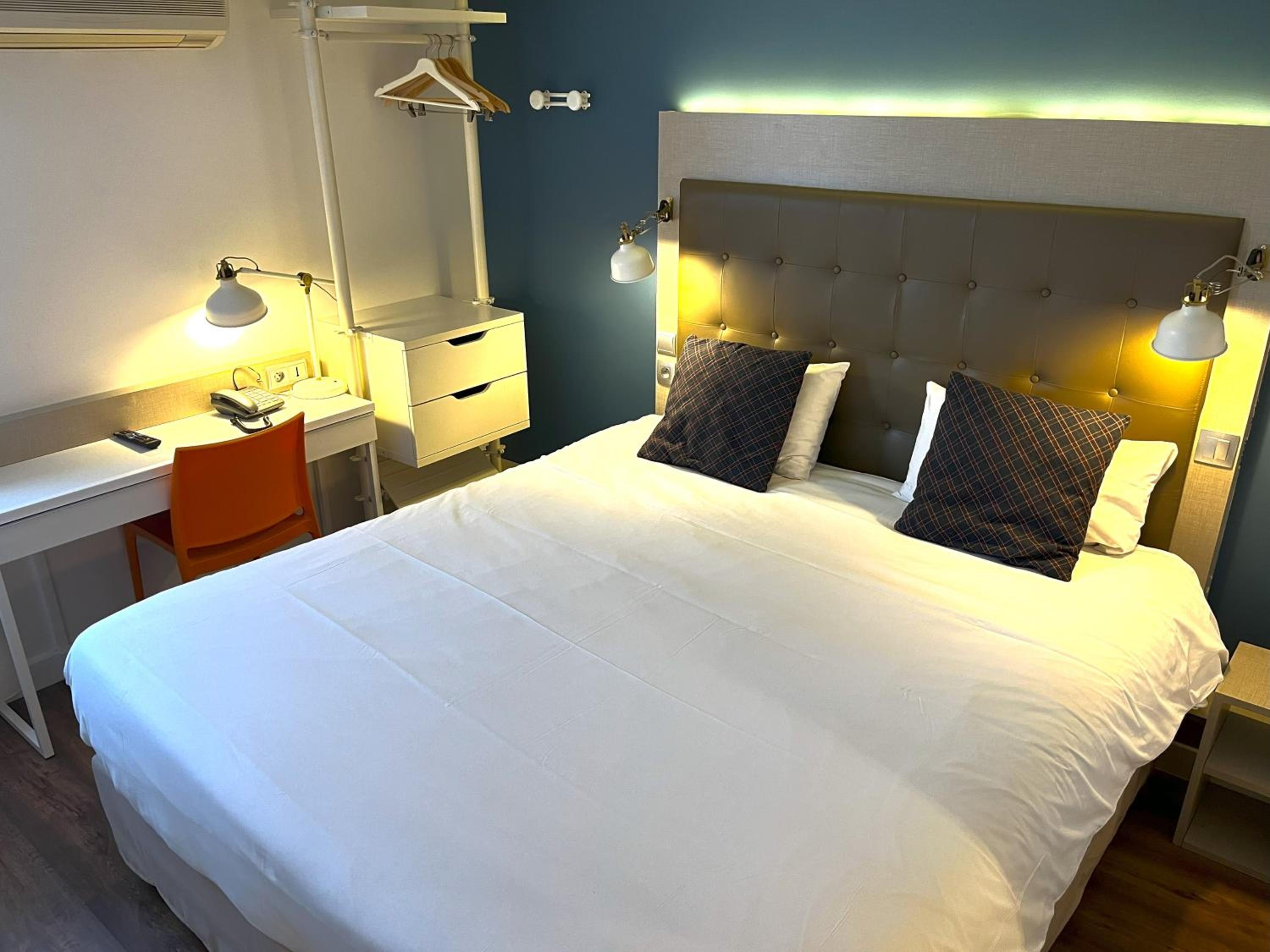 Double Room - Photo 5