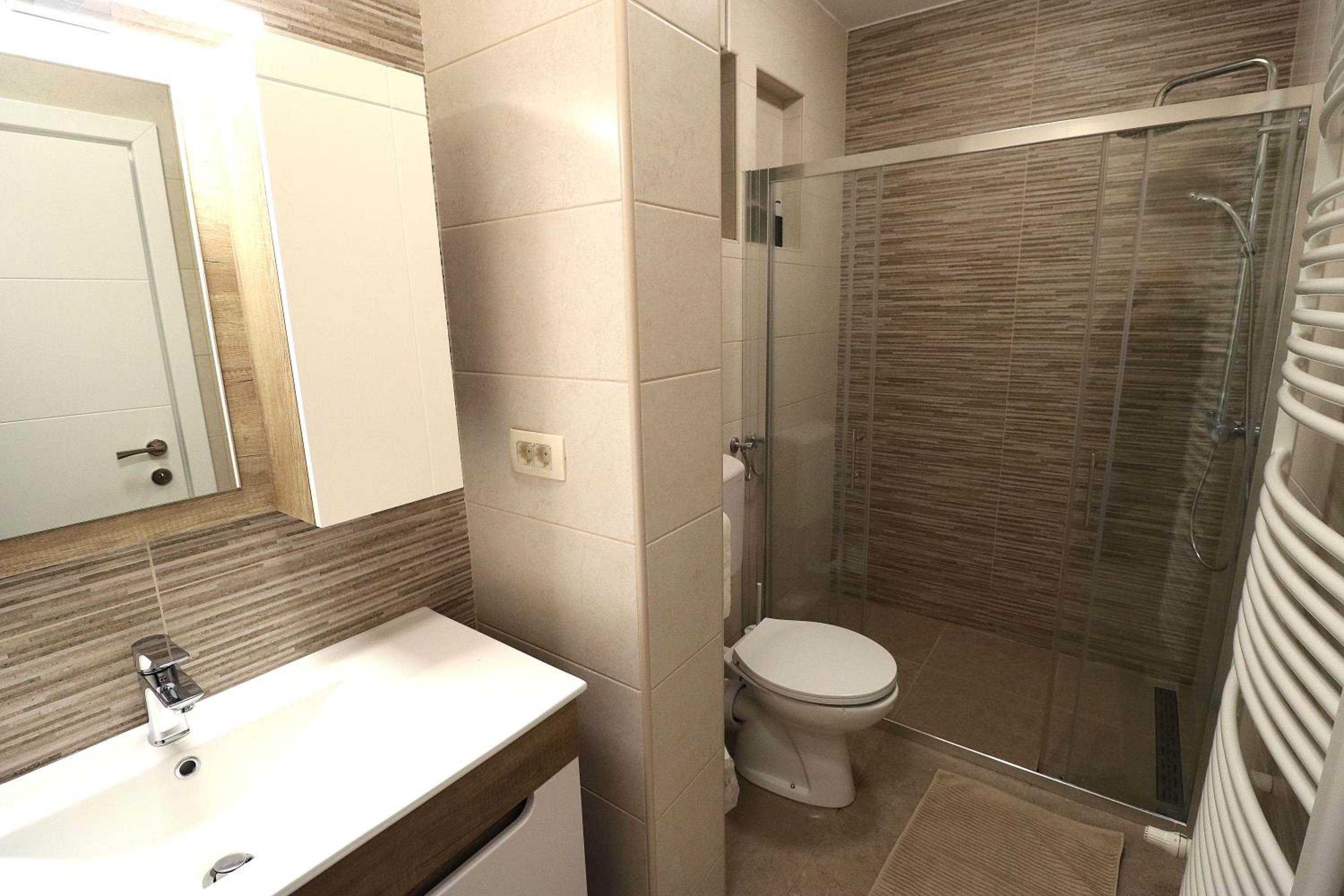 Triple Room with Private Bathroom - Photo 5