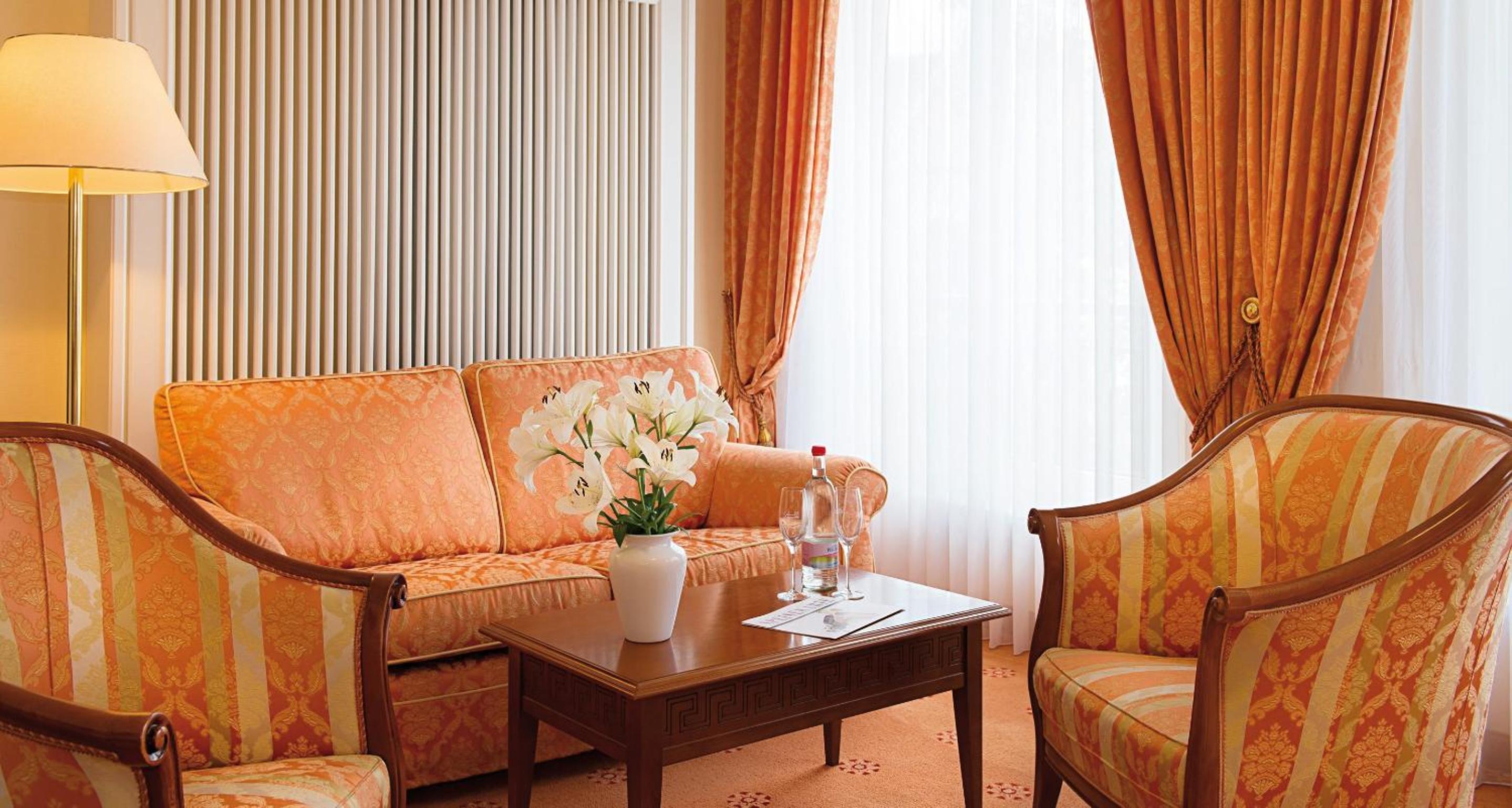 Deluxe Room - Photo 2