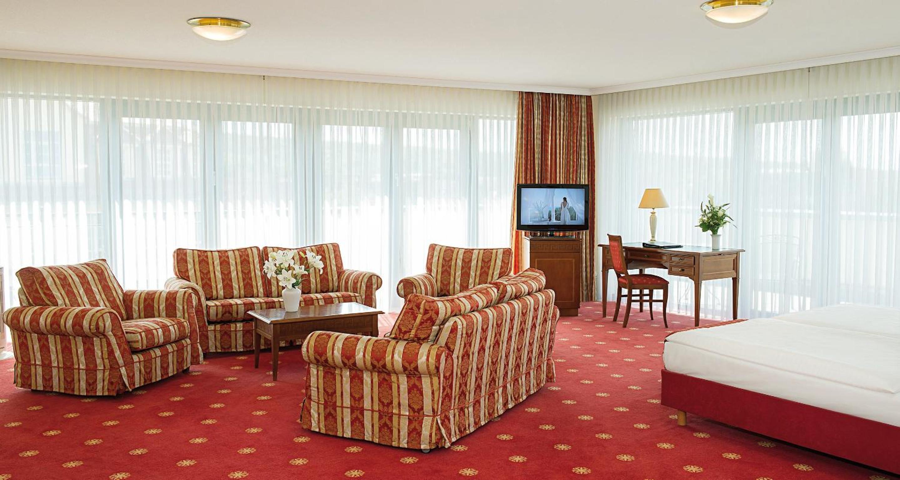 Junior Suite with Terrace - Photo 4