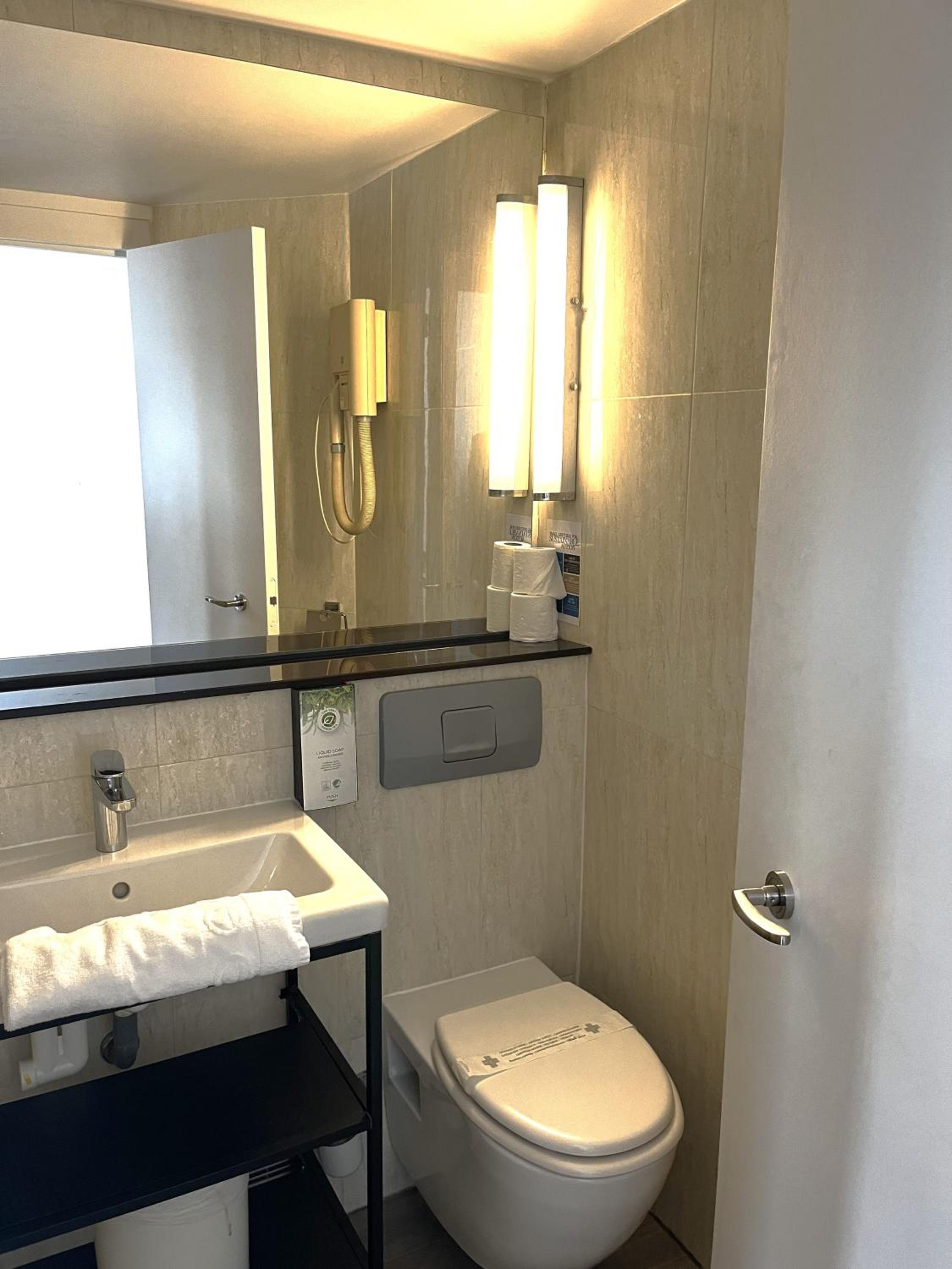 Double Room - Photo 3