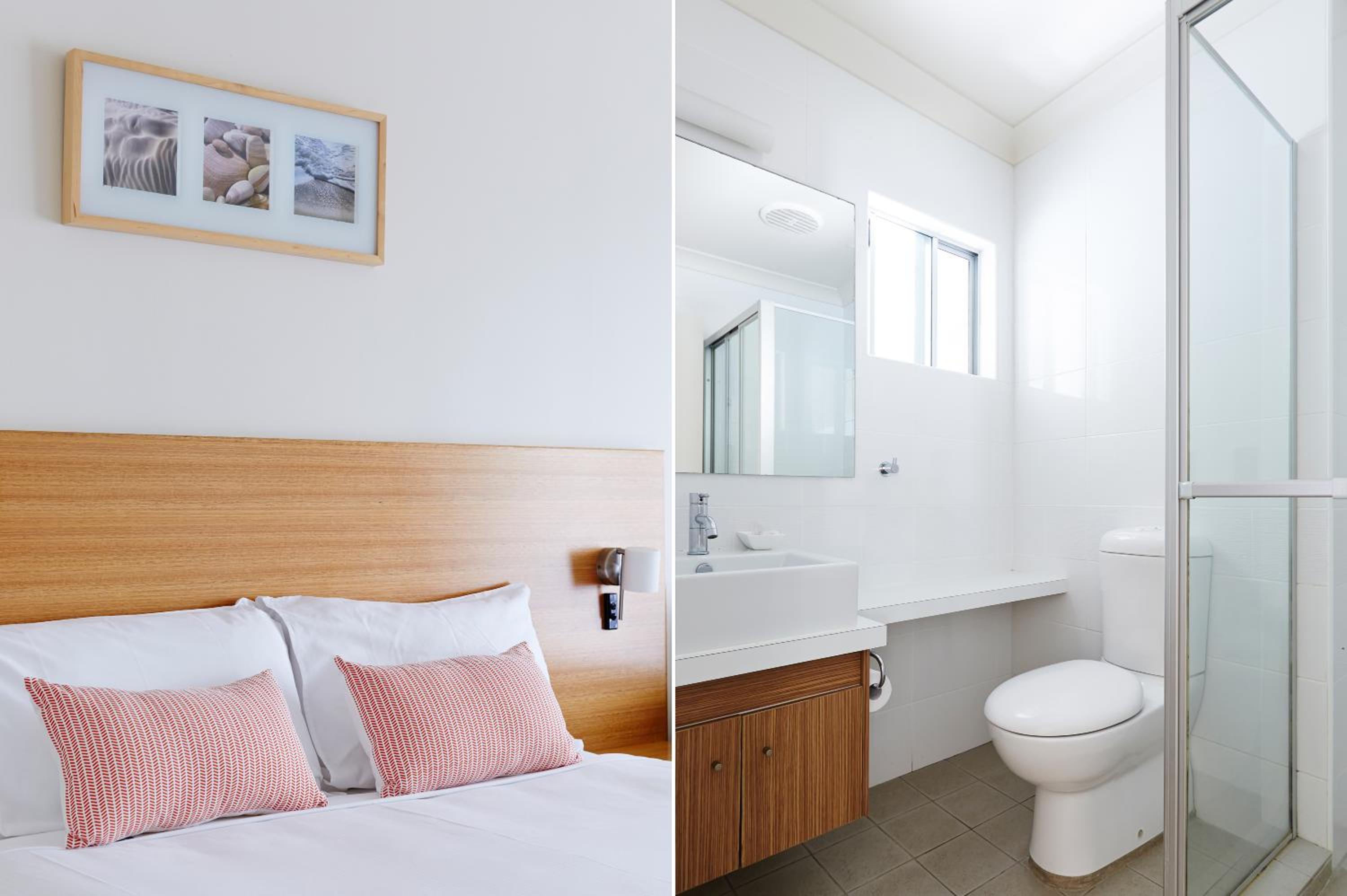 Triple Room with Balcony - Ground Floor thumbnail 5