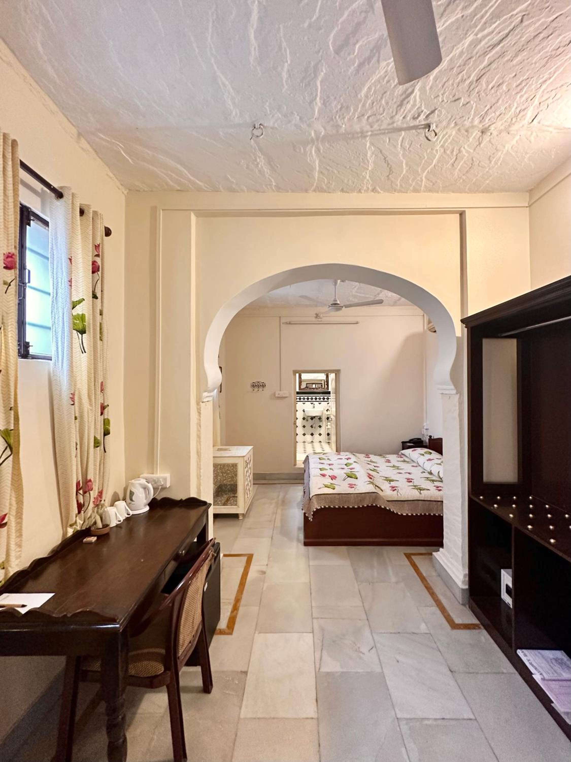 Suite - Photo 14