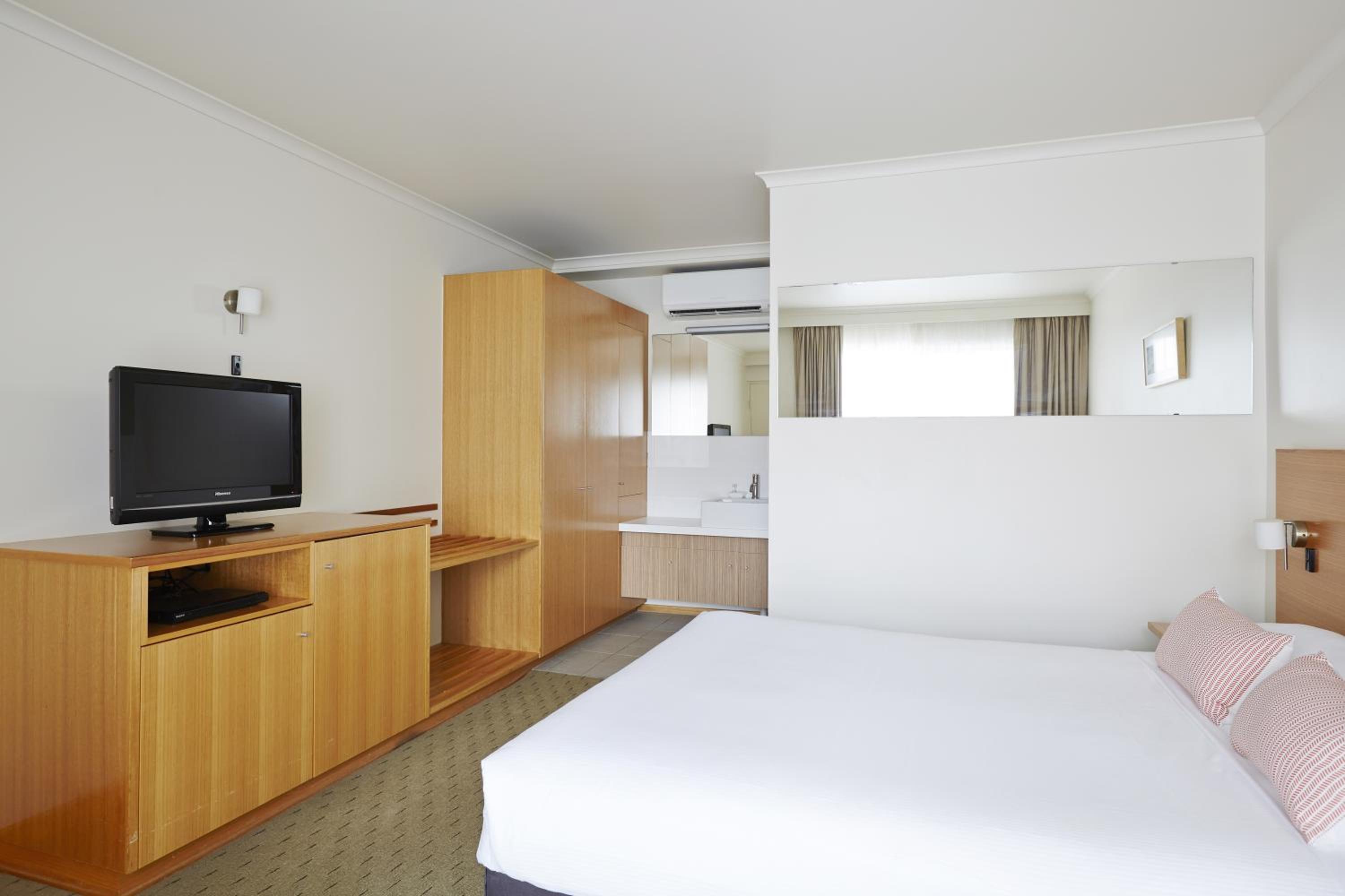 Standard Queen Room