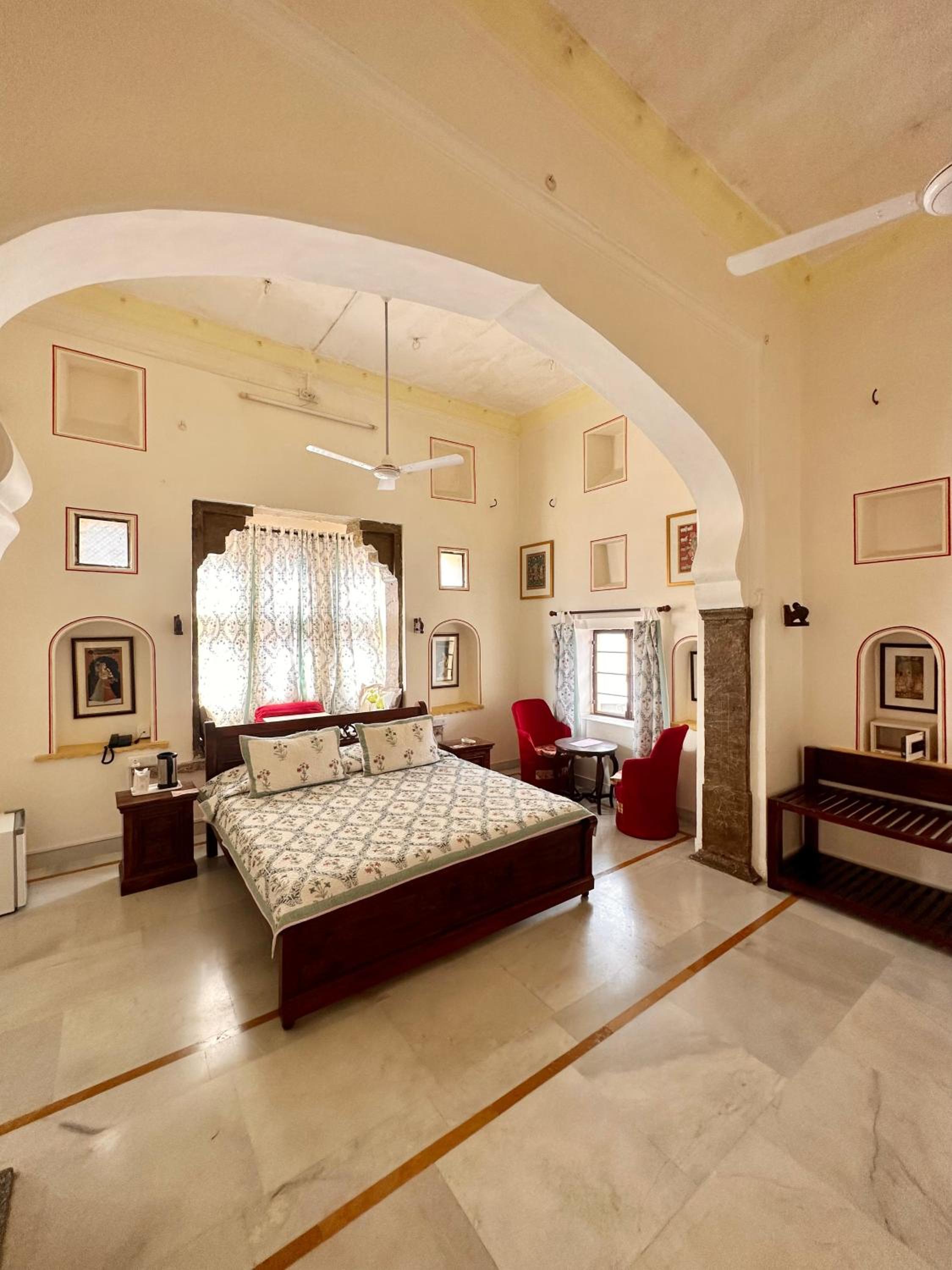 Suite - Photo 7