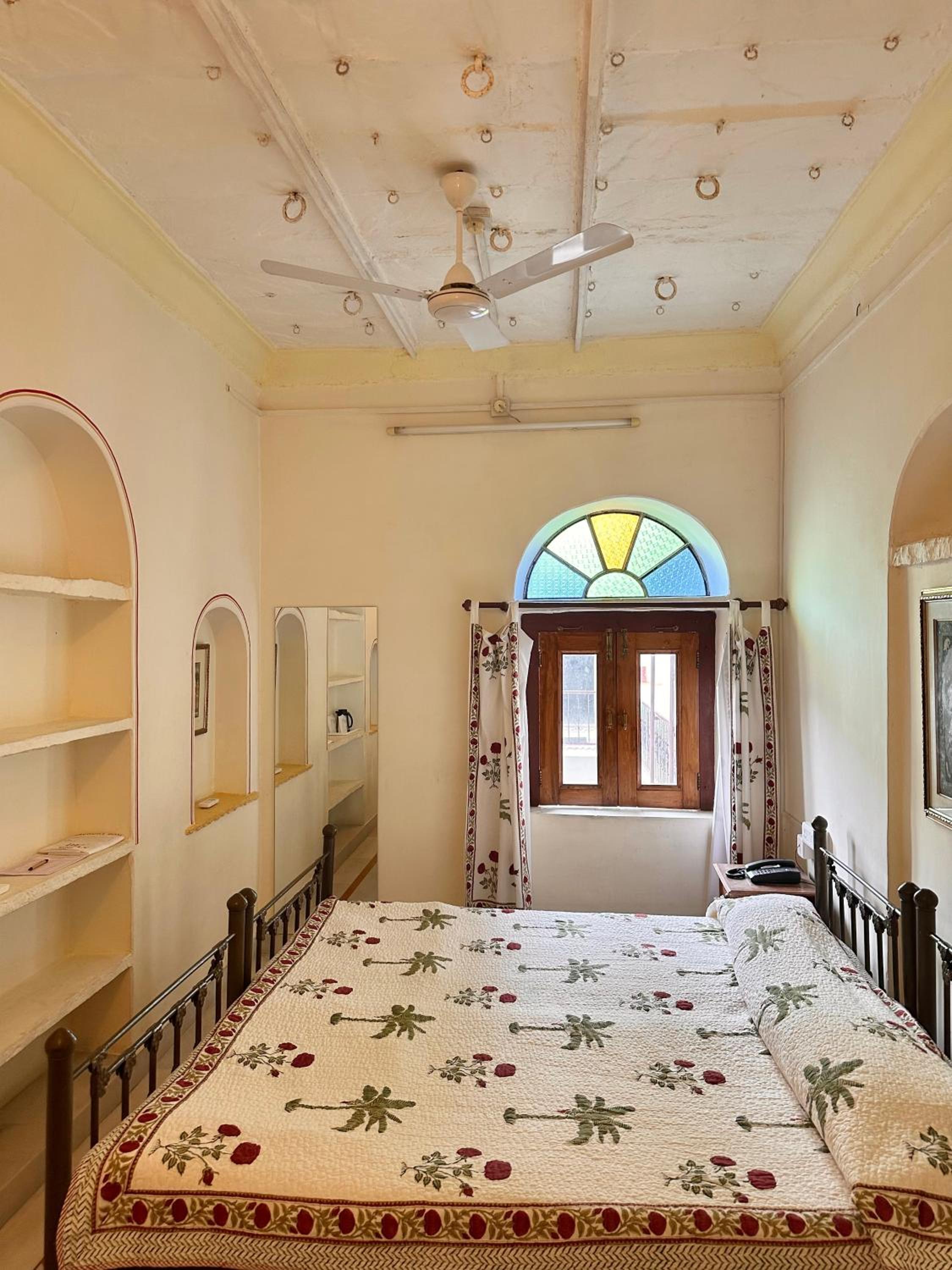 Standard Double Room - Photo 2