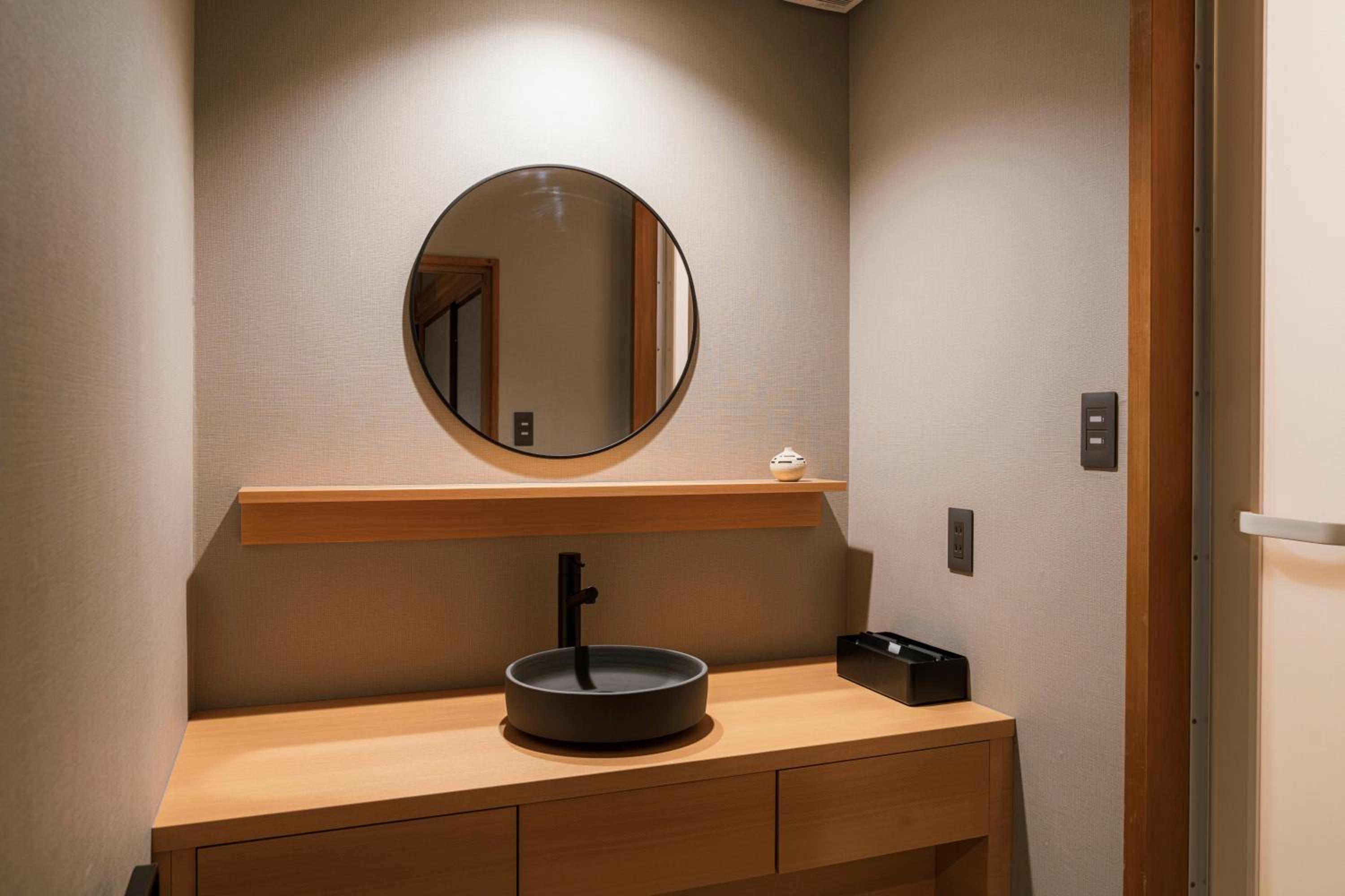 Japanese-Style Room (Breakfast and Large Crab Hot Pot Dinner Included)