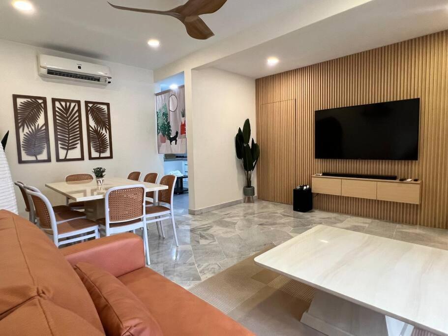 Four-Bedroom House photo 1