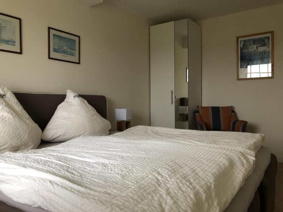 Apartment 22