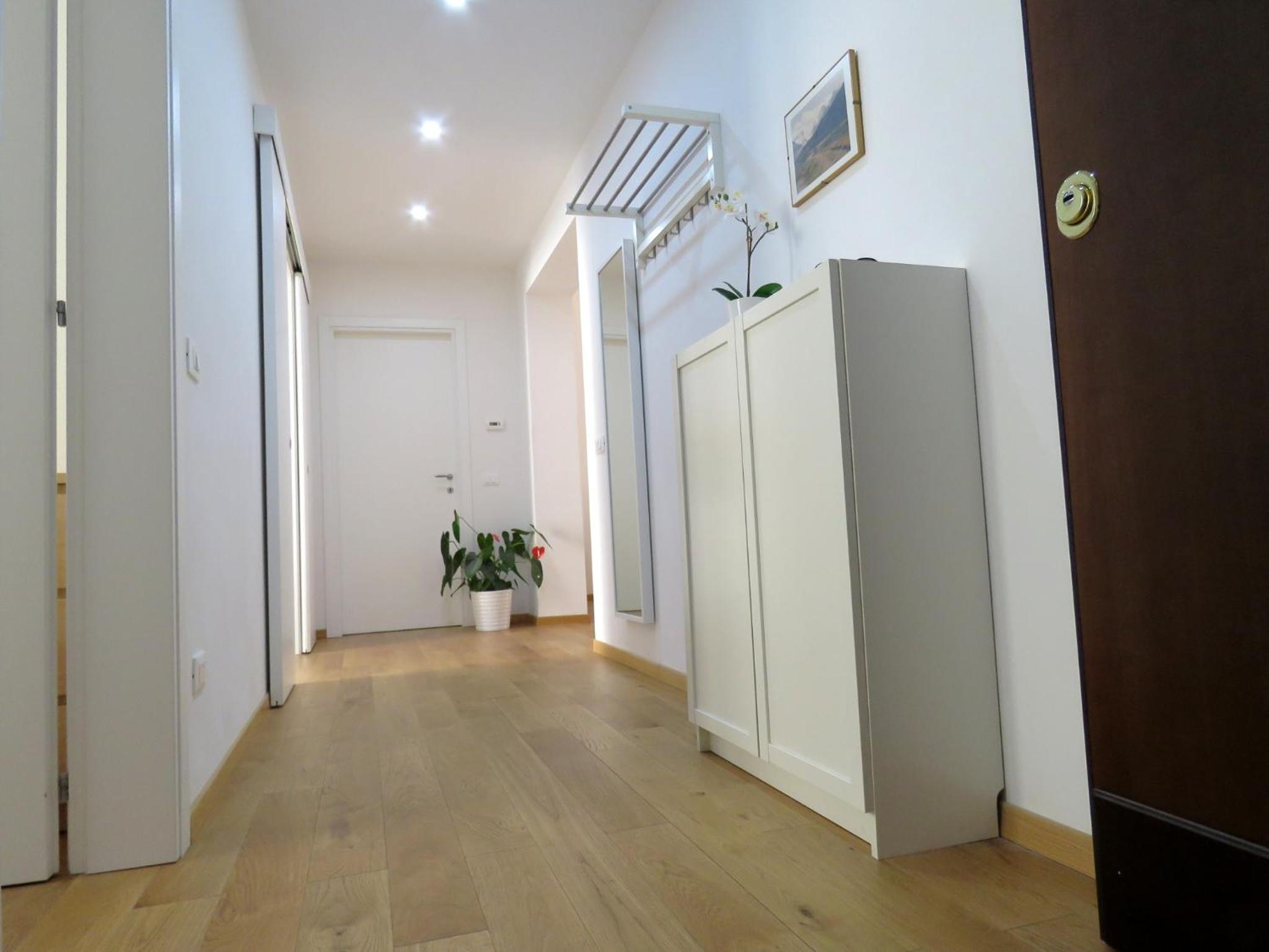 Santa Croce Three-Bedroom Apartment