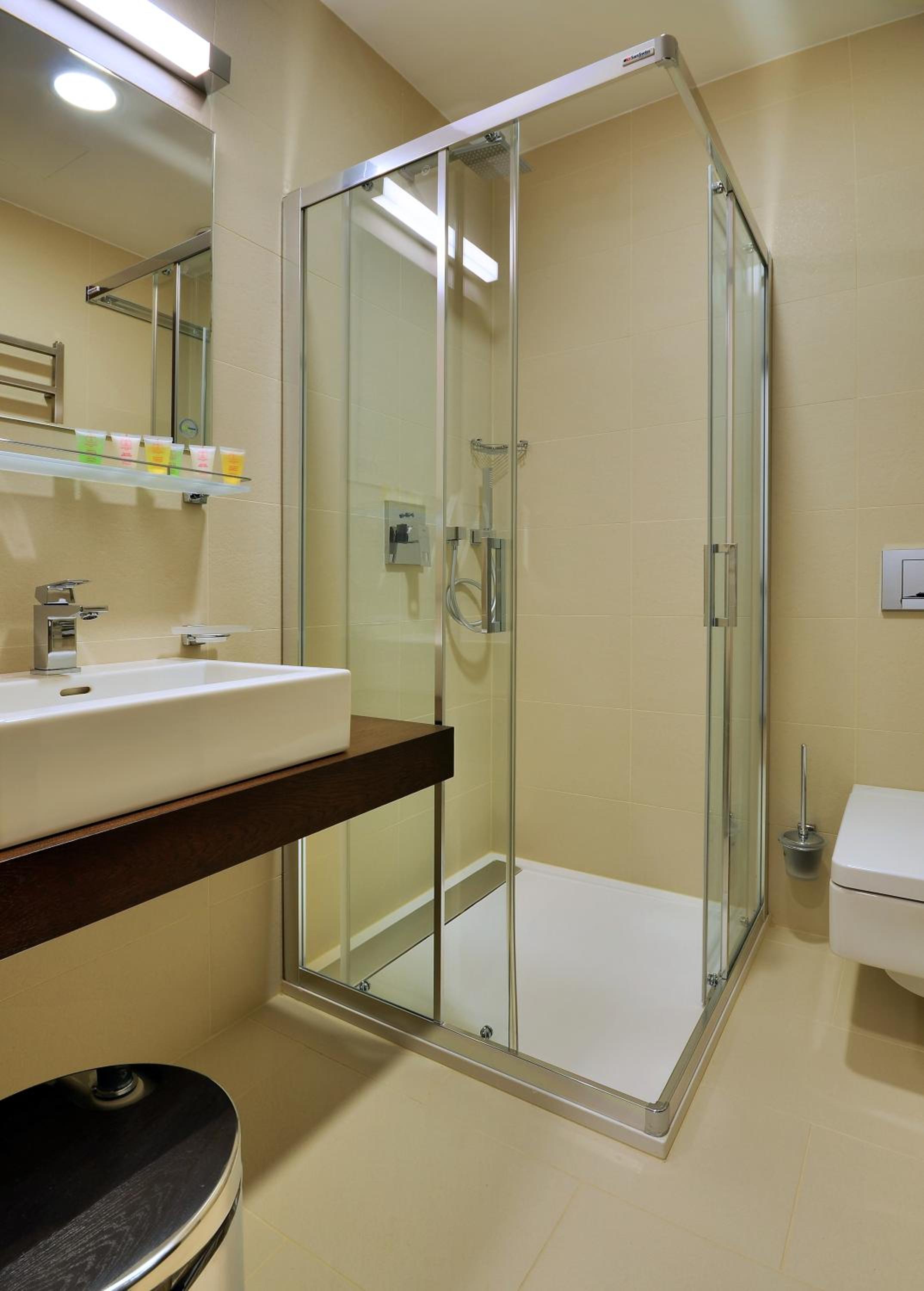Deluxe Double Room with Shower - Photo 2