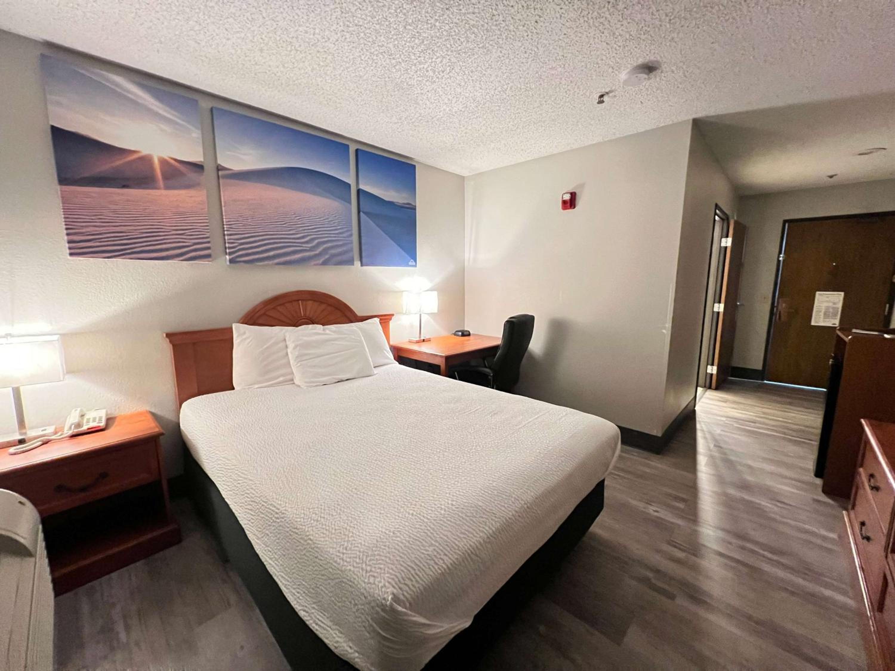 Queen Room, Disability Access, Non-Smoking - Photo 1