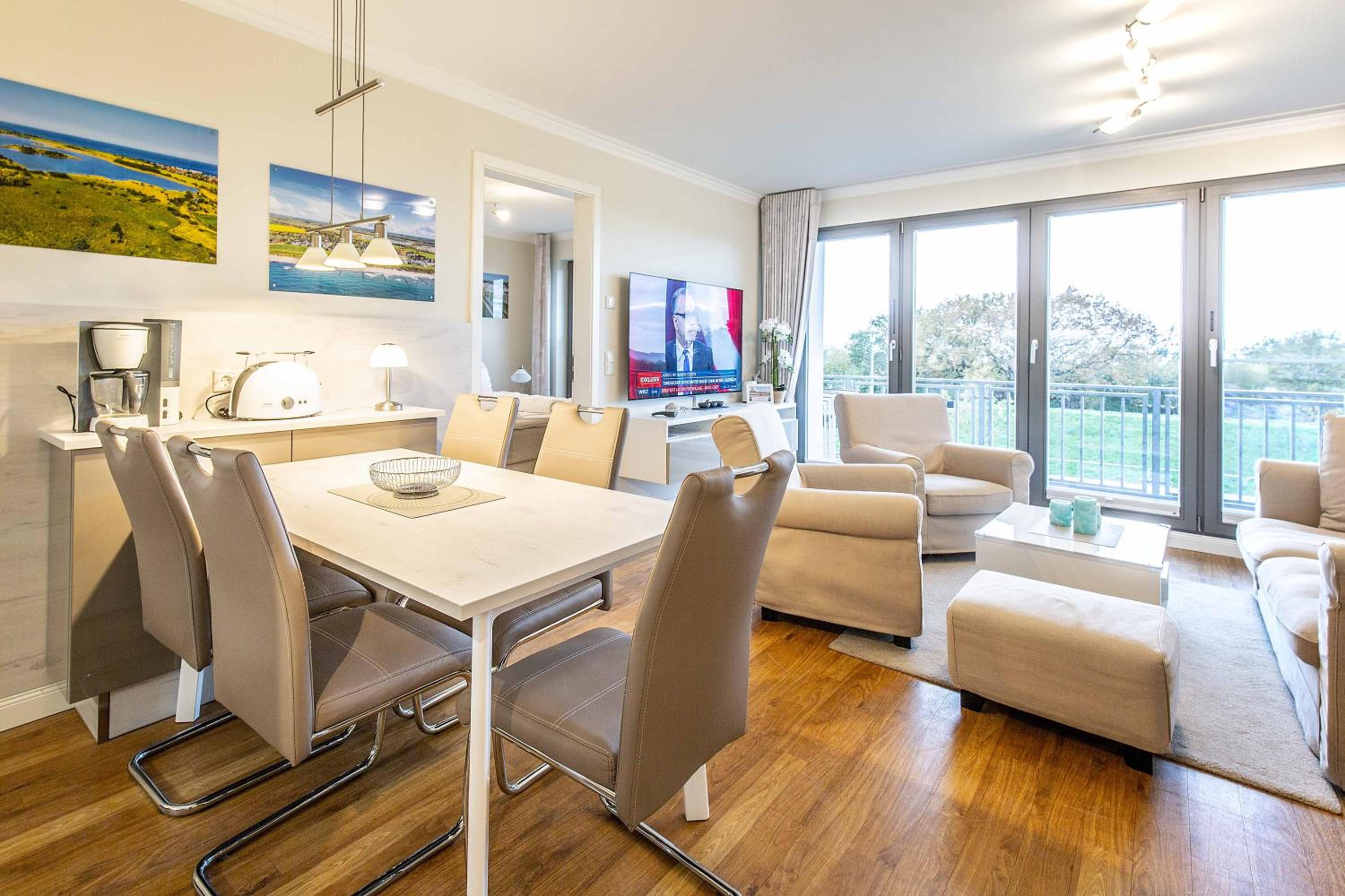 Two-Bedroom Deluxe Apartment with Ocean View photo 1