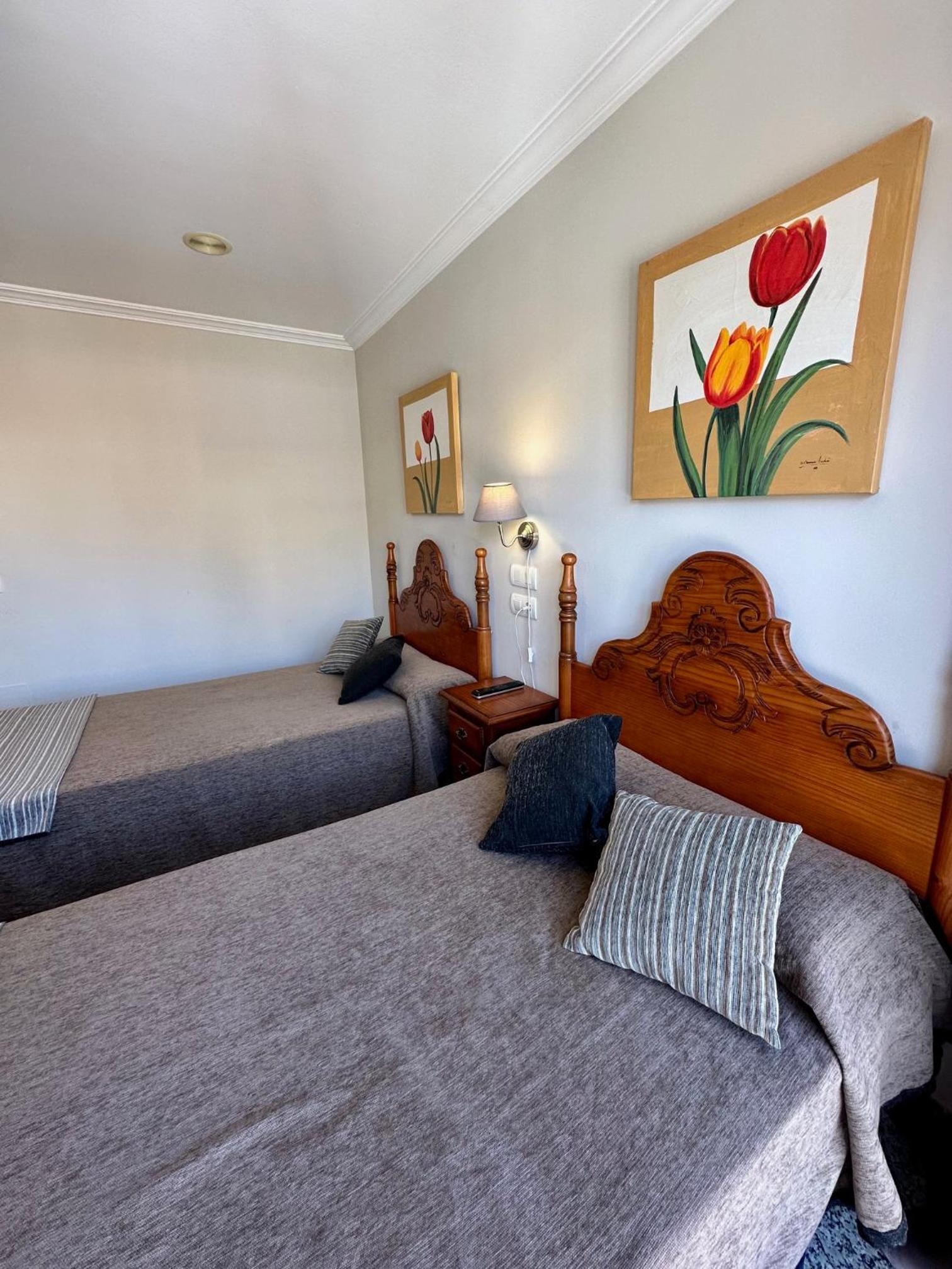 Twin Room - Photo 3