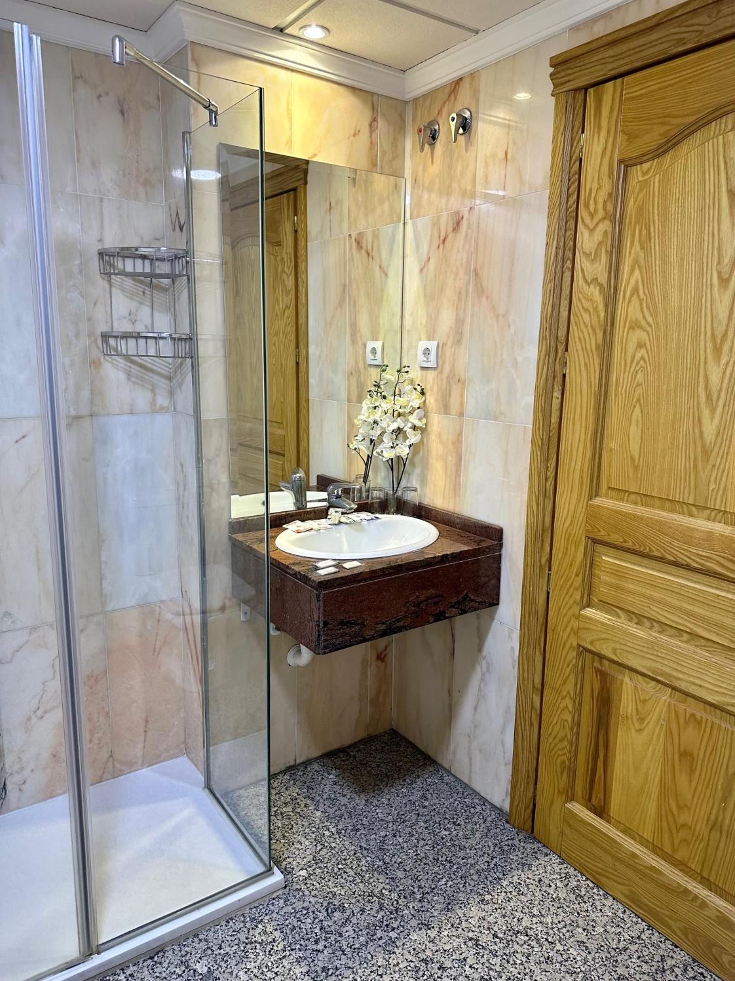 Single Room photo 2