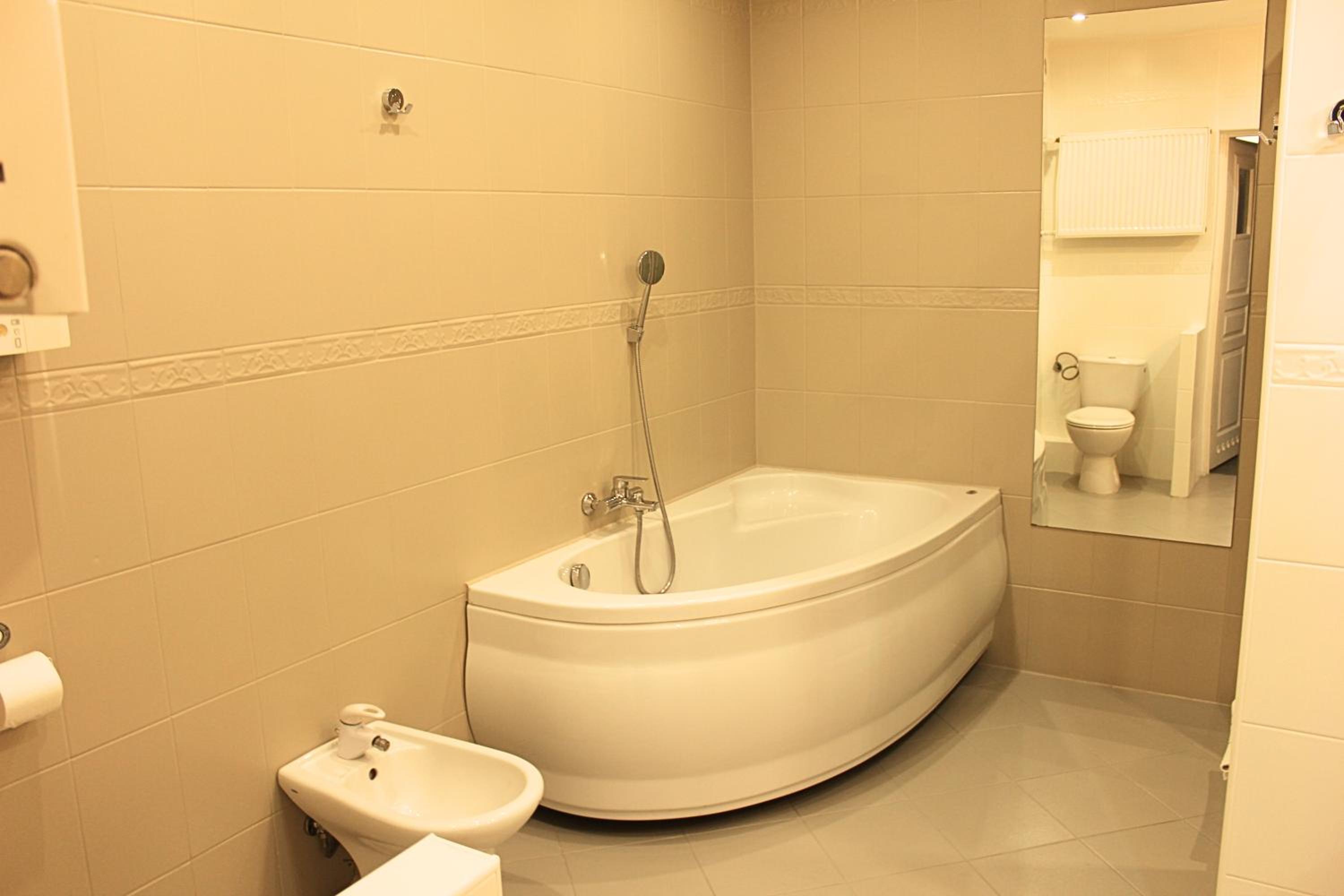 Junior Suite with Balcony - Photo 2