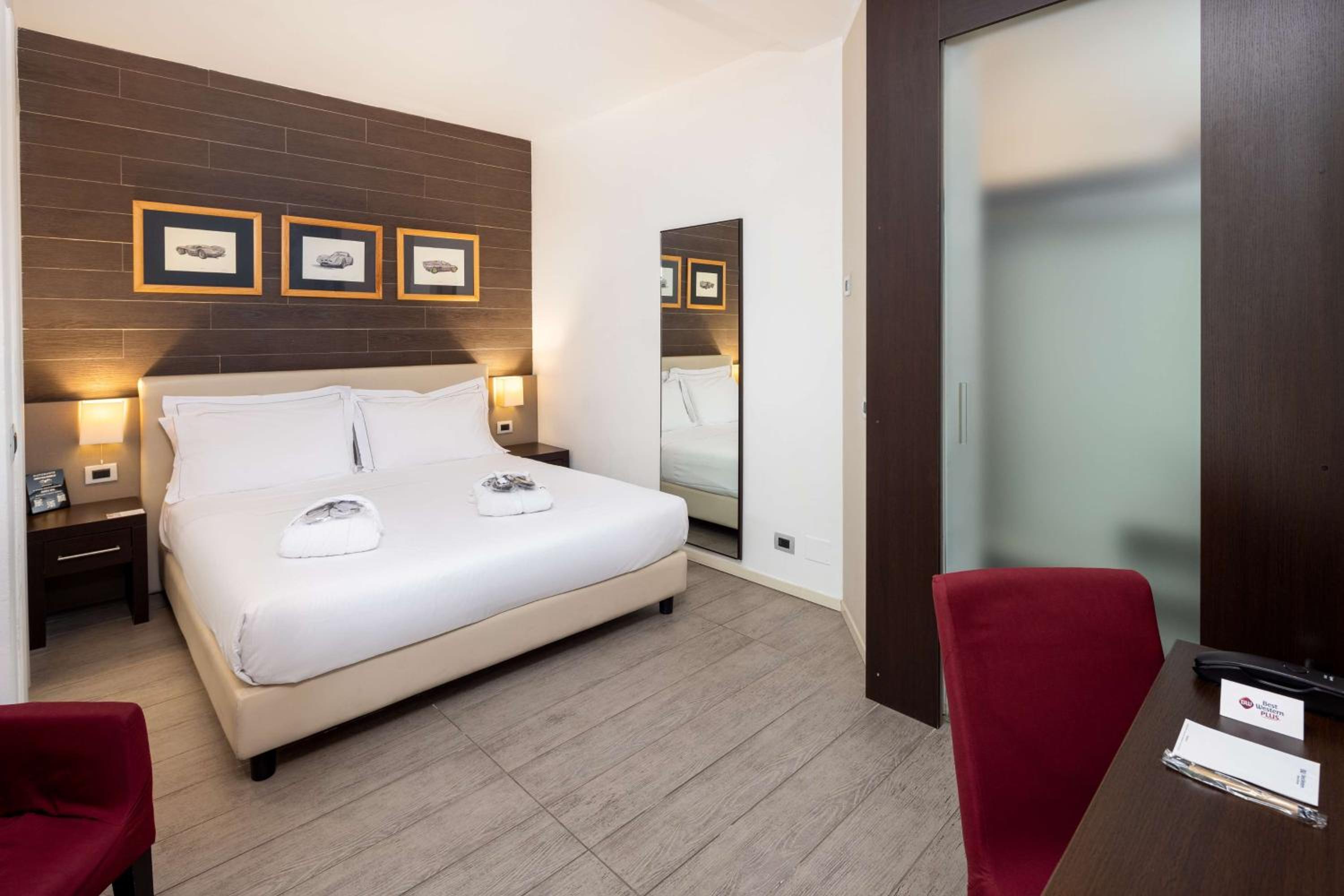 King Suite with Sofa Bed photo 1