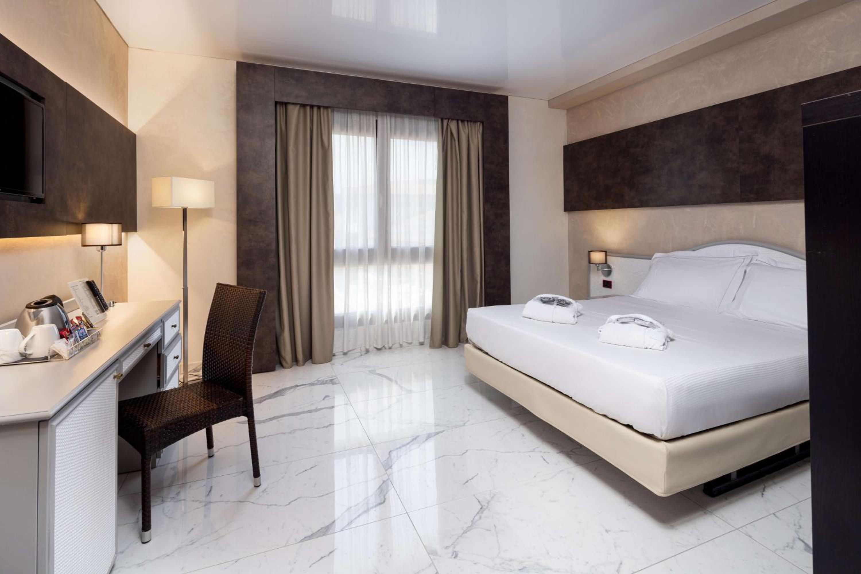 King Suite with Sofa Bed - Annex photo 1