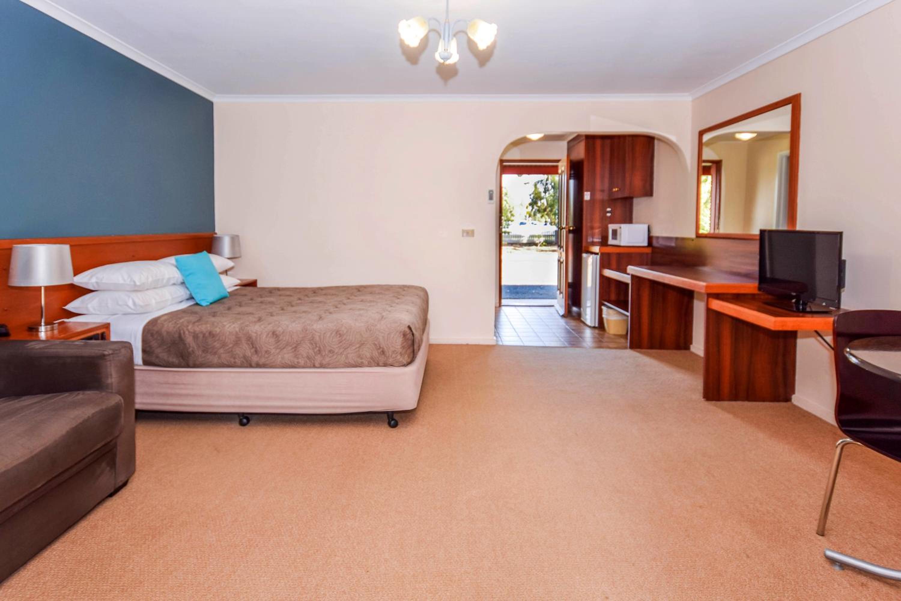 Queen Room with Garden View photo 2