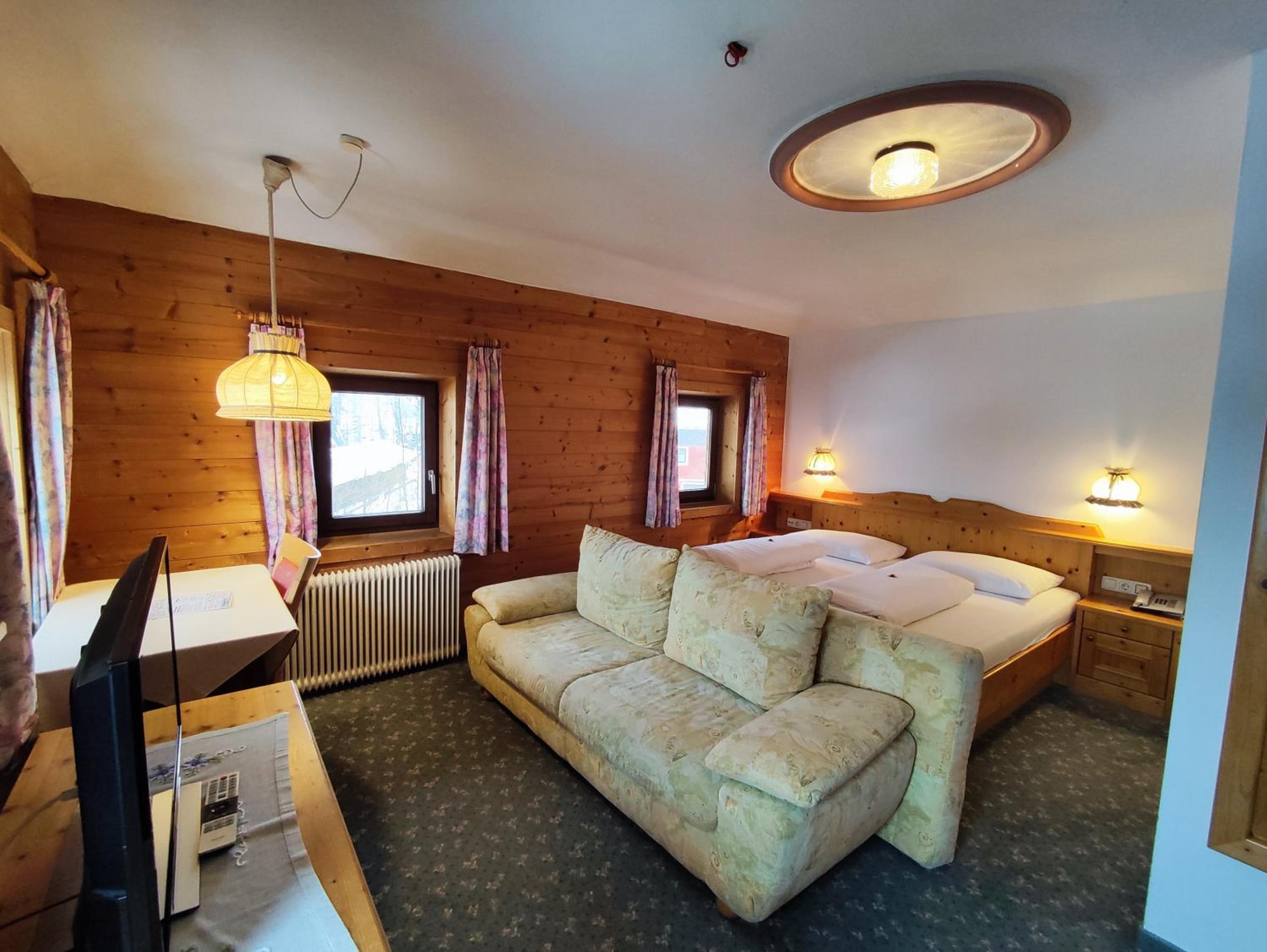 Double Room - Photo 2