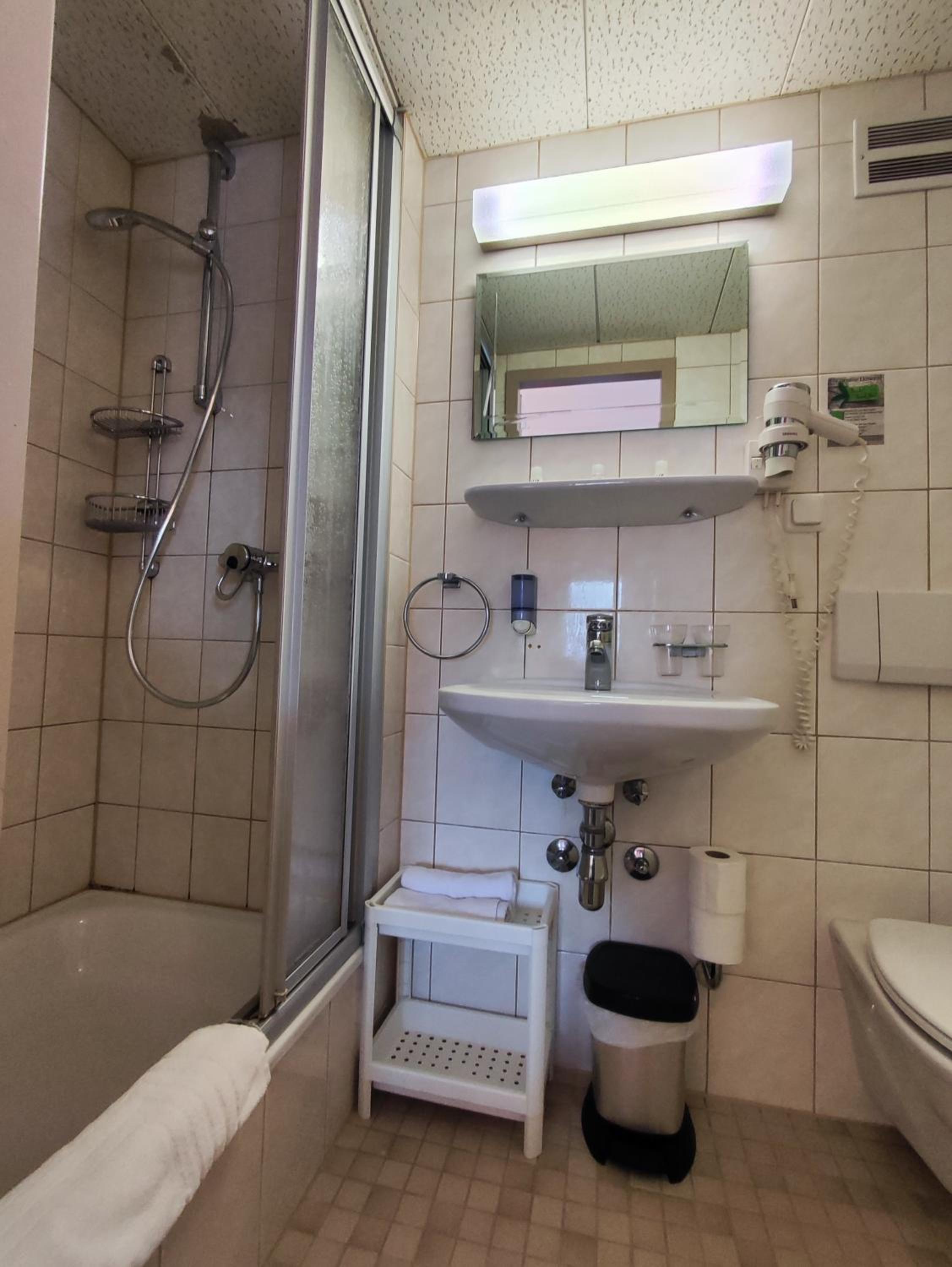 Double Room - Photo 3