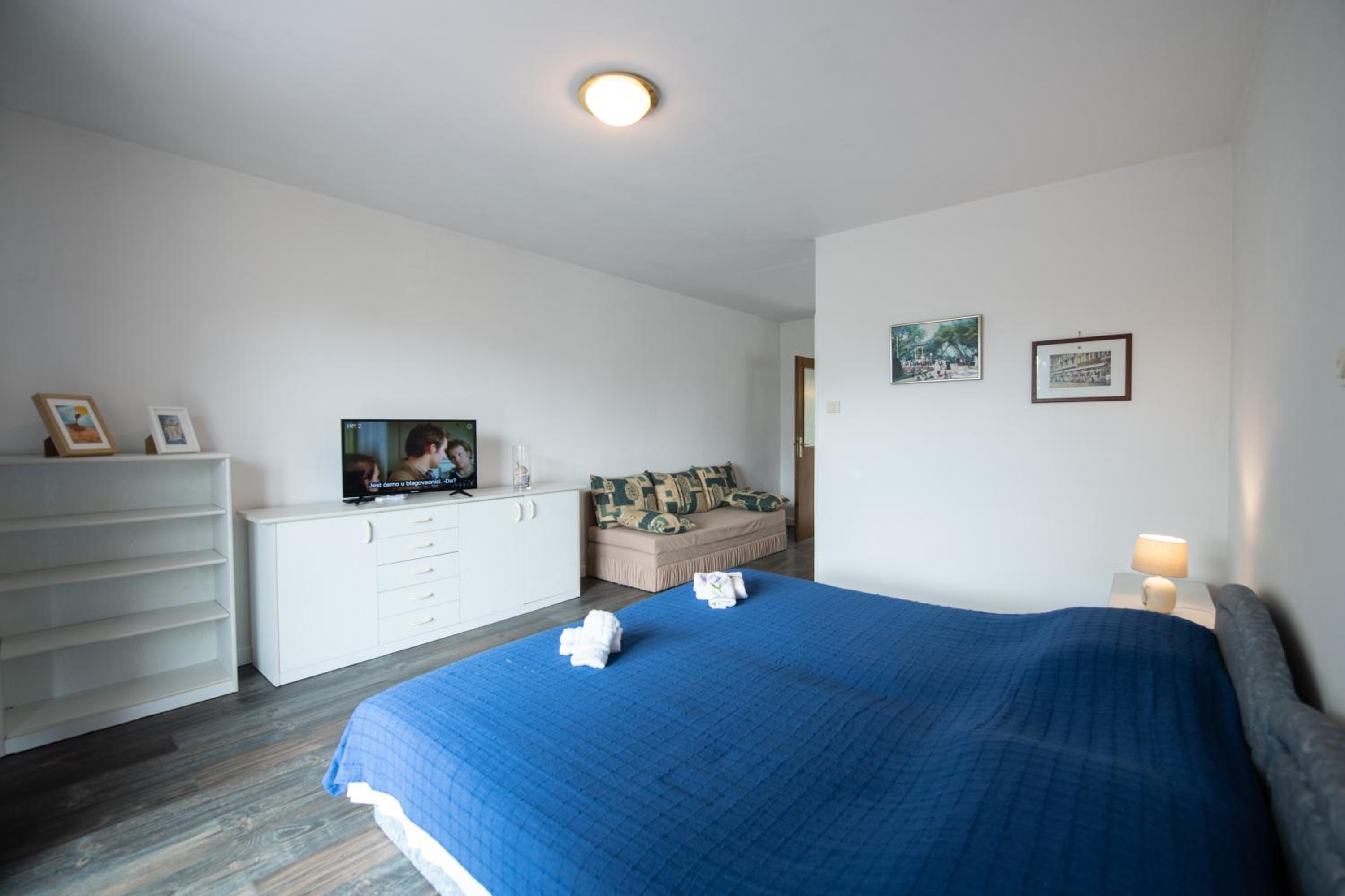 Studio Apartment photo 1