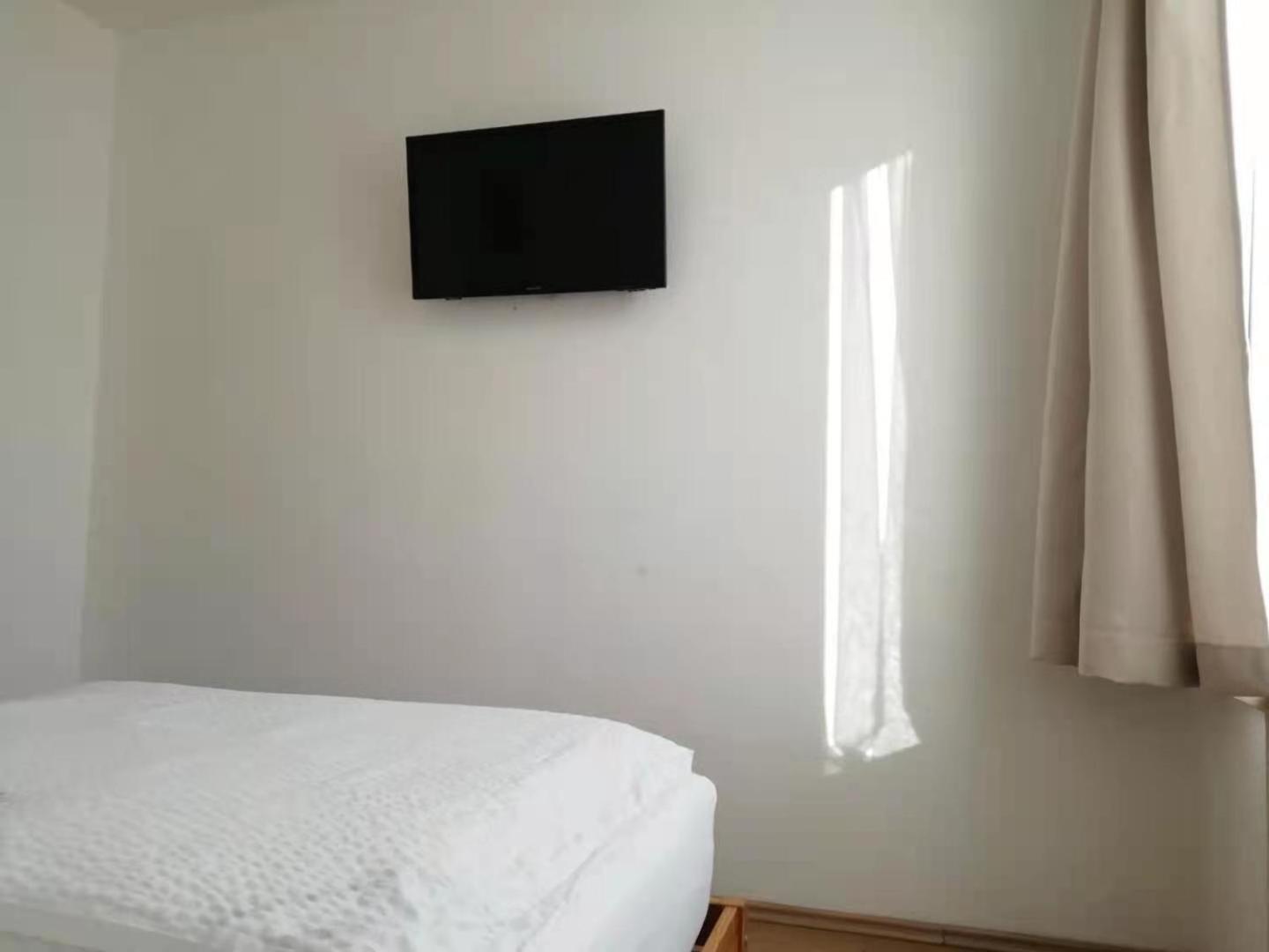 Double Room with Private Bathroom photo 3