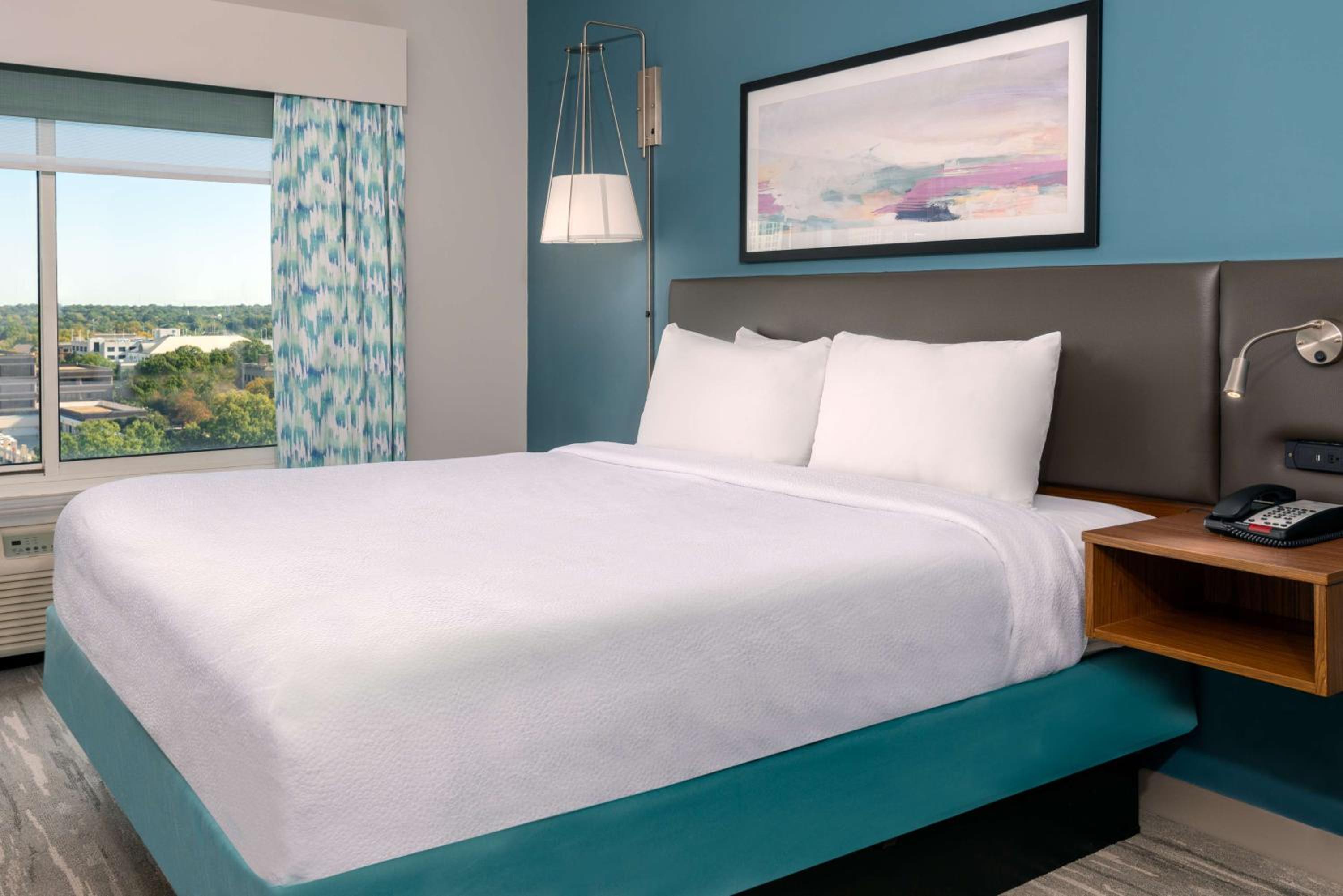 Deluxe King Studio Suite - Photo 3