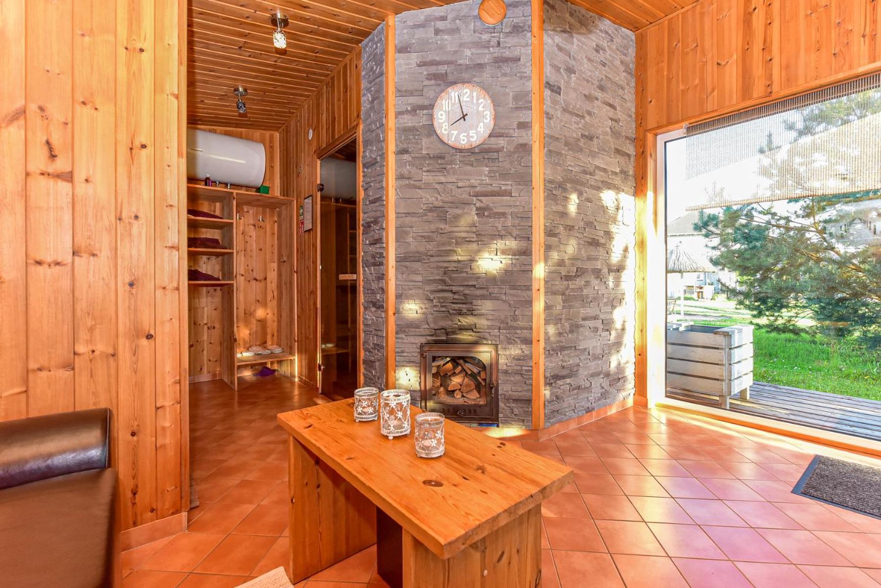 One-Bedroom House photo 1