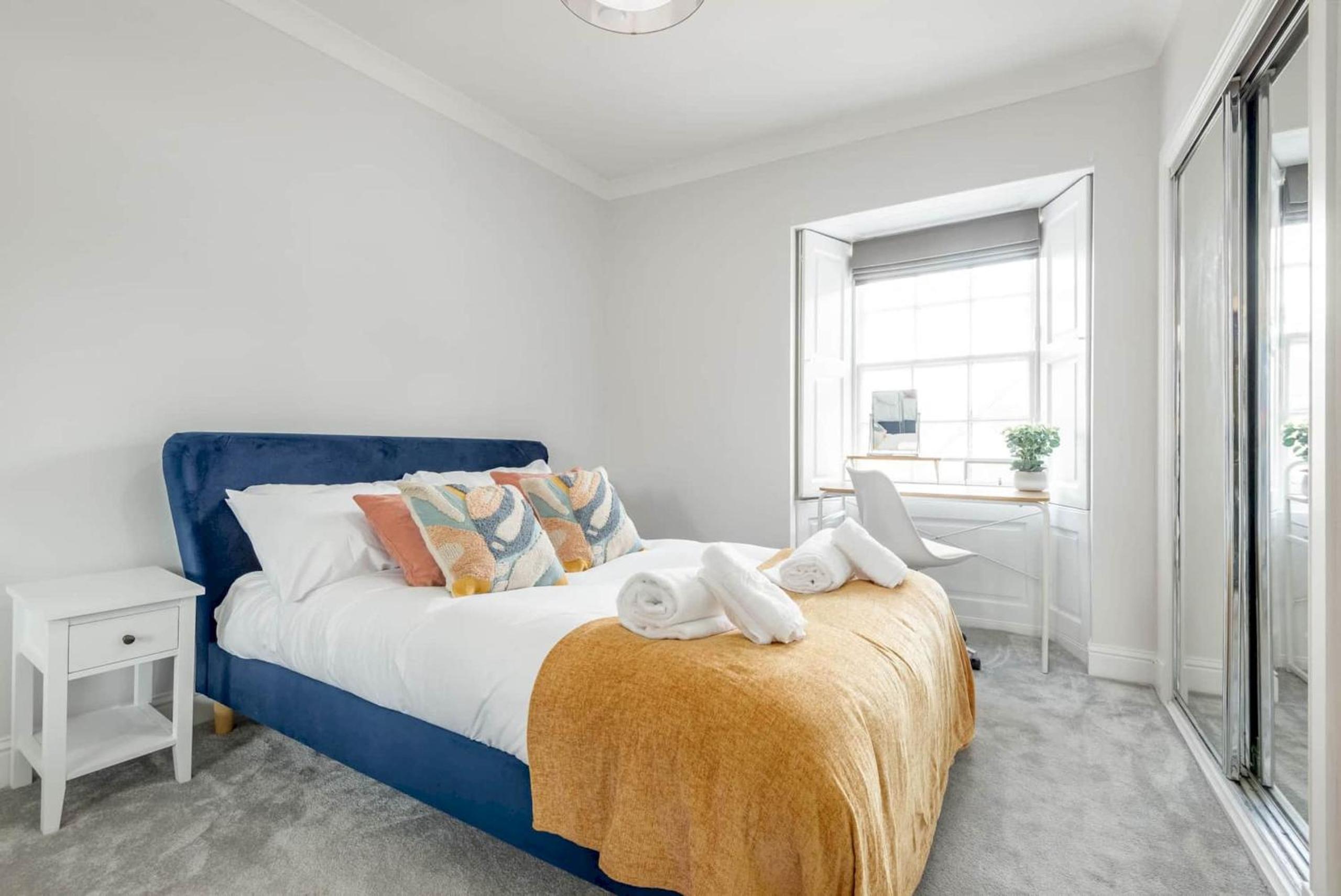 Two-Bedroom Apartment - Photo 15