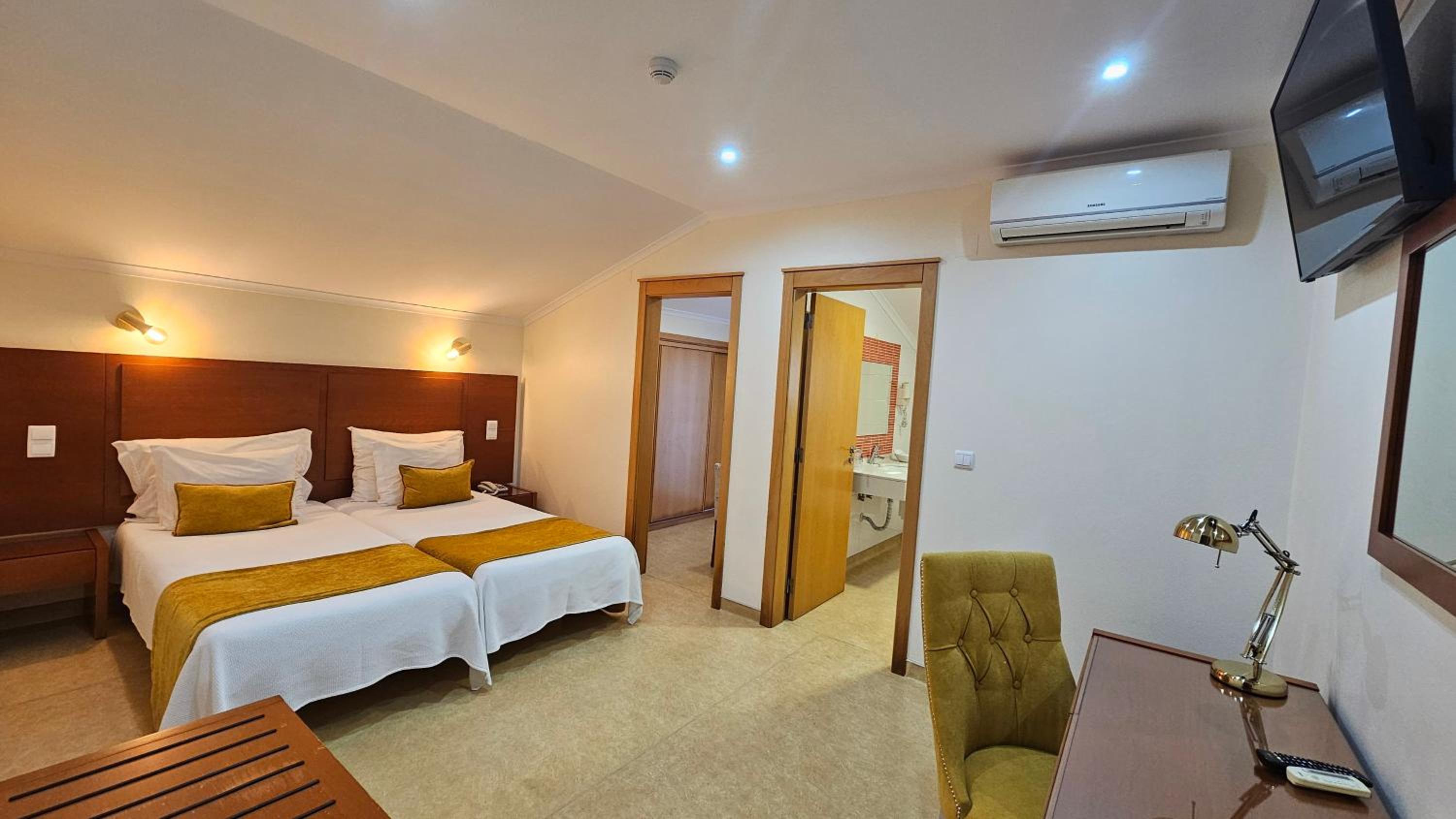 Twin Room with Balcony