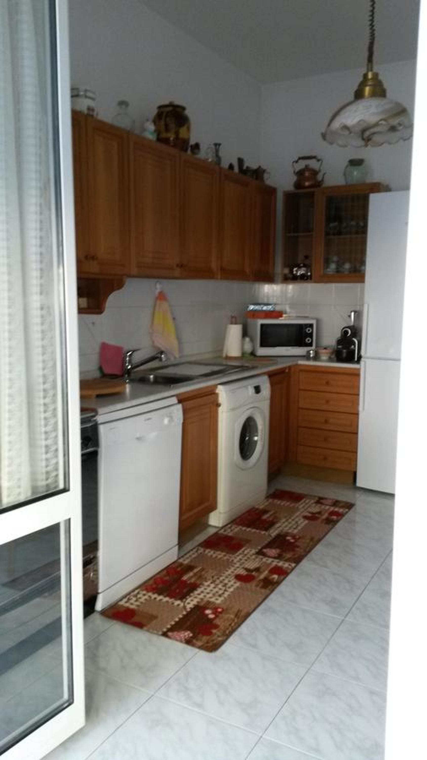 Apartment with Balcony - Photo 4