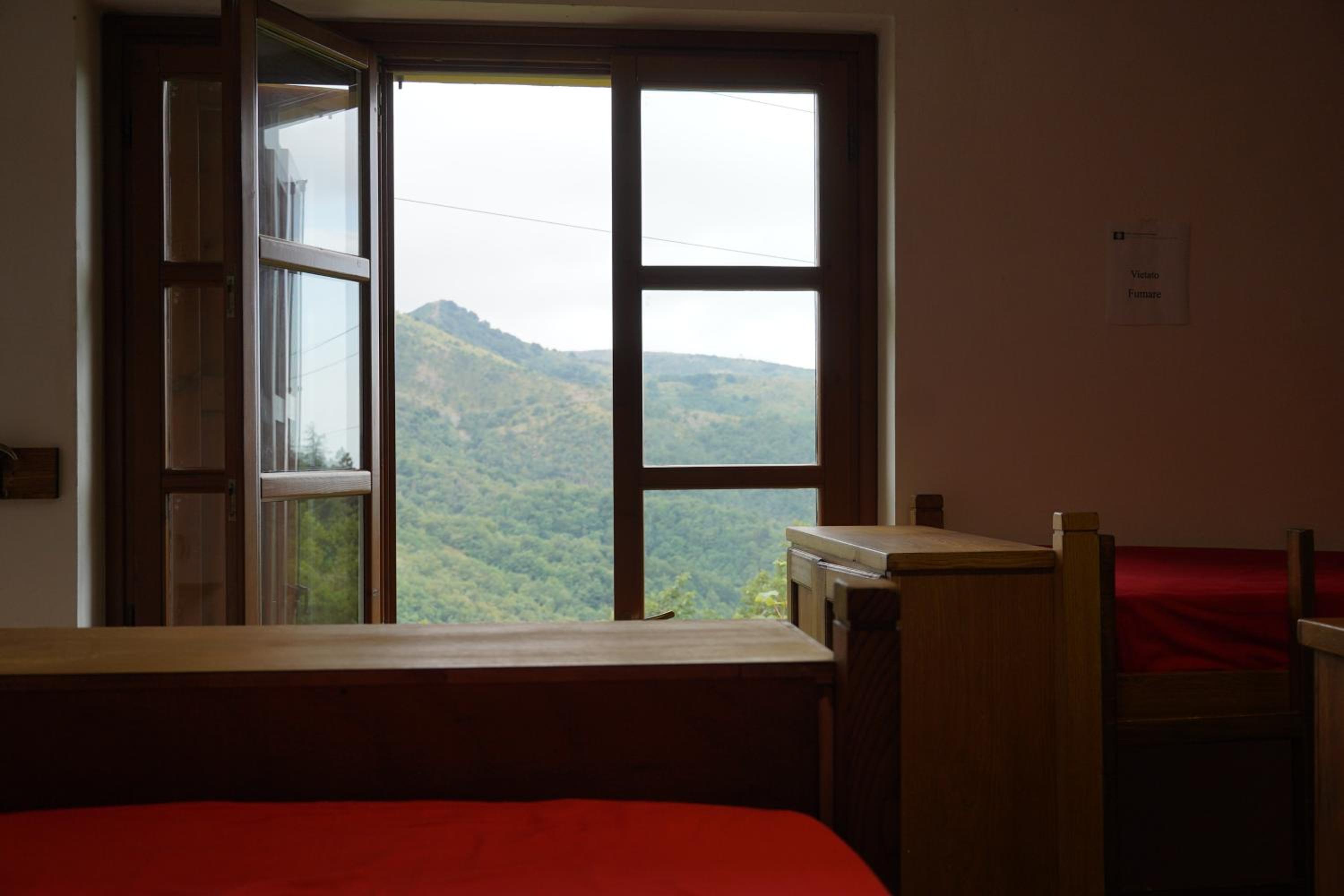 Bed in 6-Bed Mixed Dormitory Room photo 2