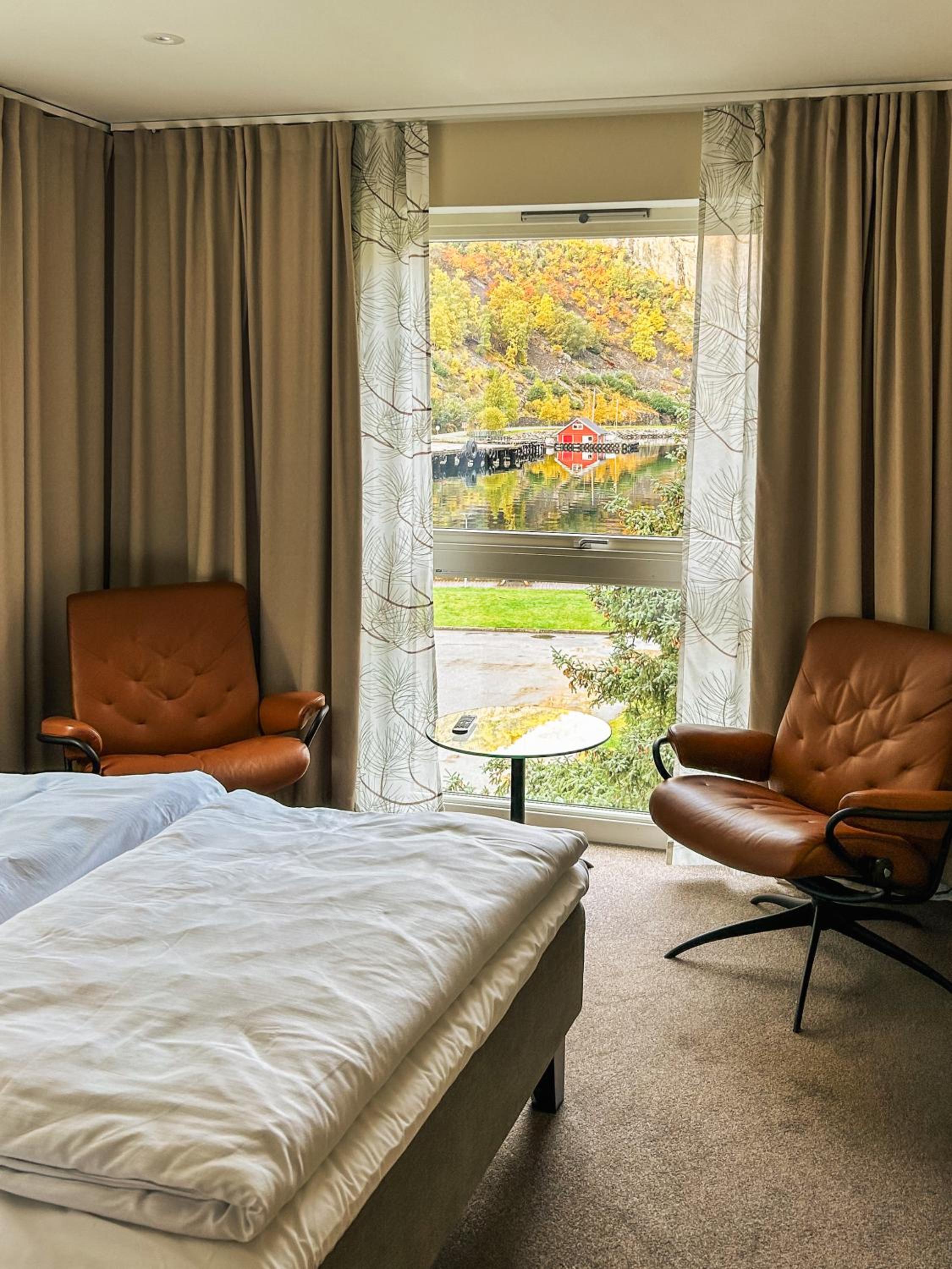 Double Room with Sea View - Photo 10