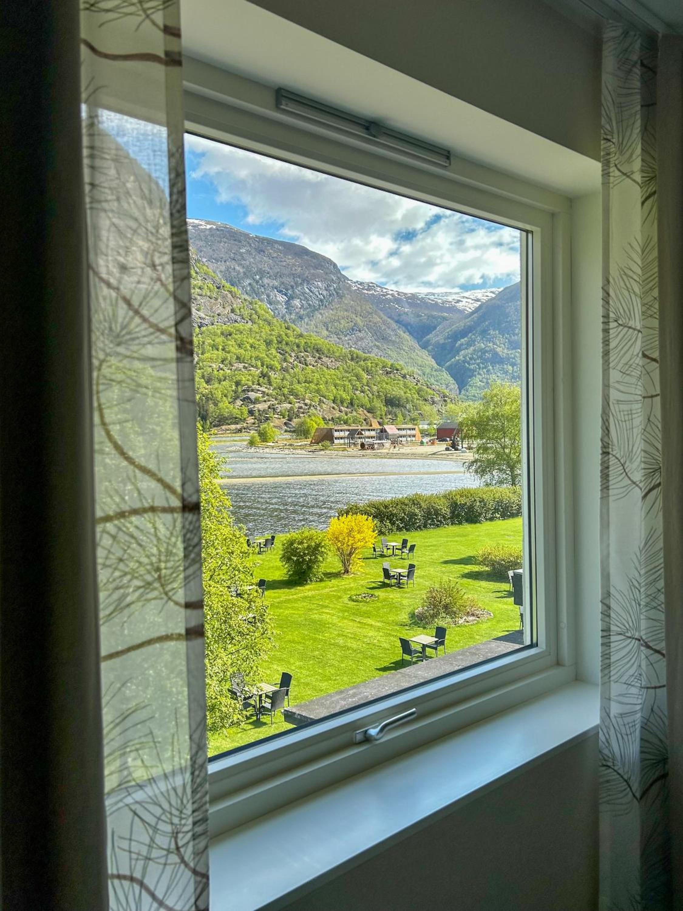 Double Room with Sea View - Photo 4