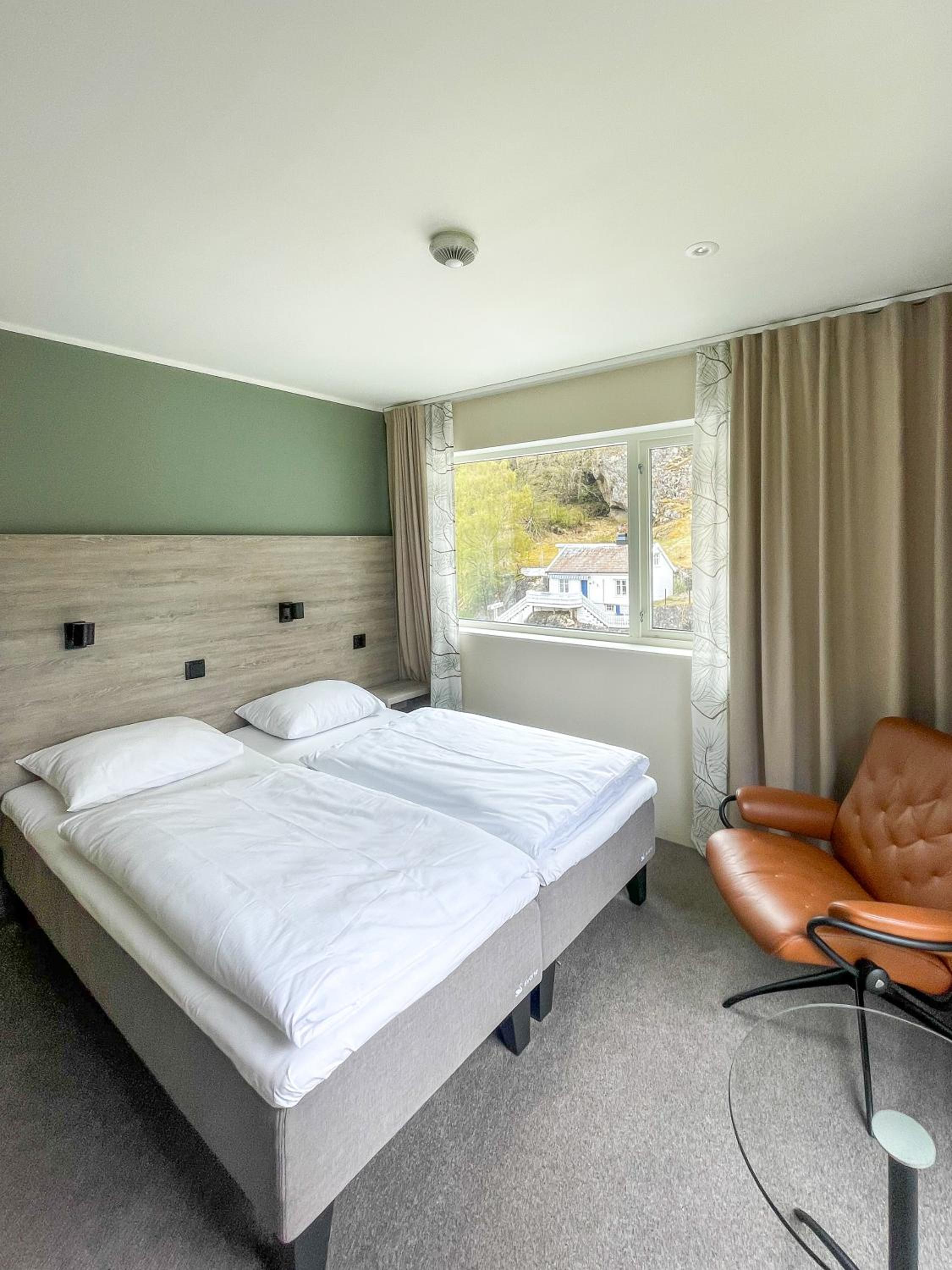 Double Room - Photo 11