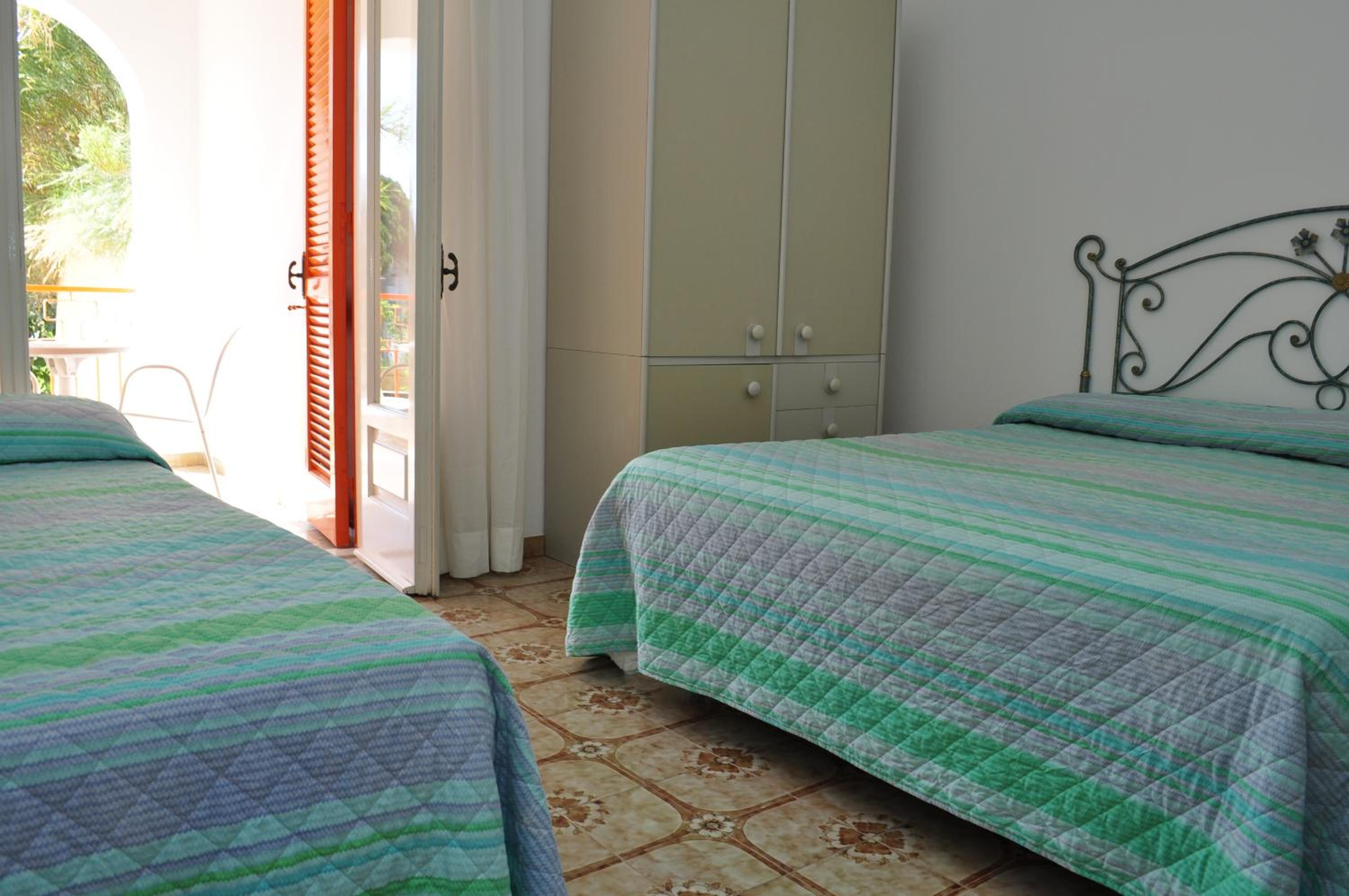 Superior Triple Room with Sea View - Photo 1