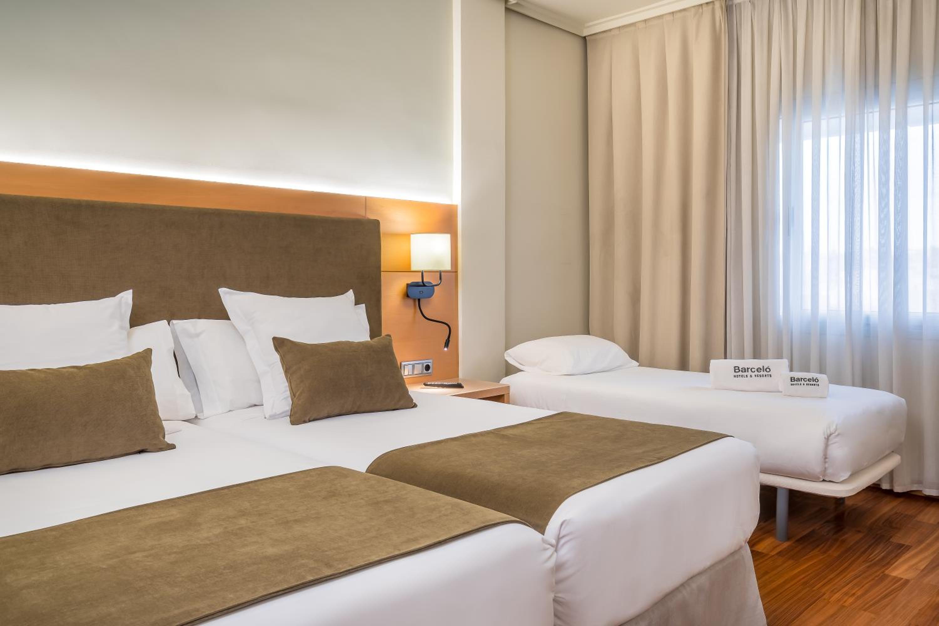 Superior Triple Room (2 Adults + 1 Child) - Photo 8
