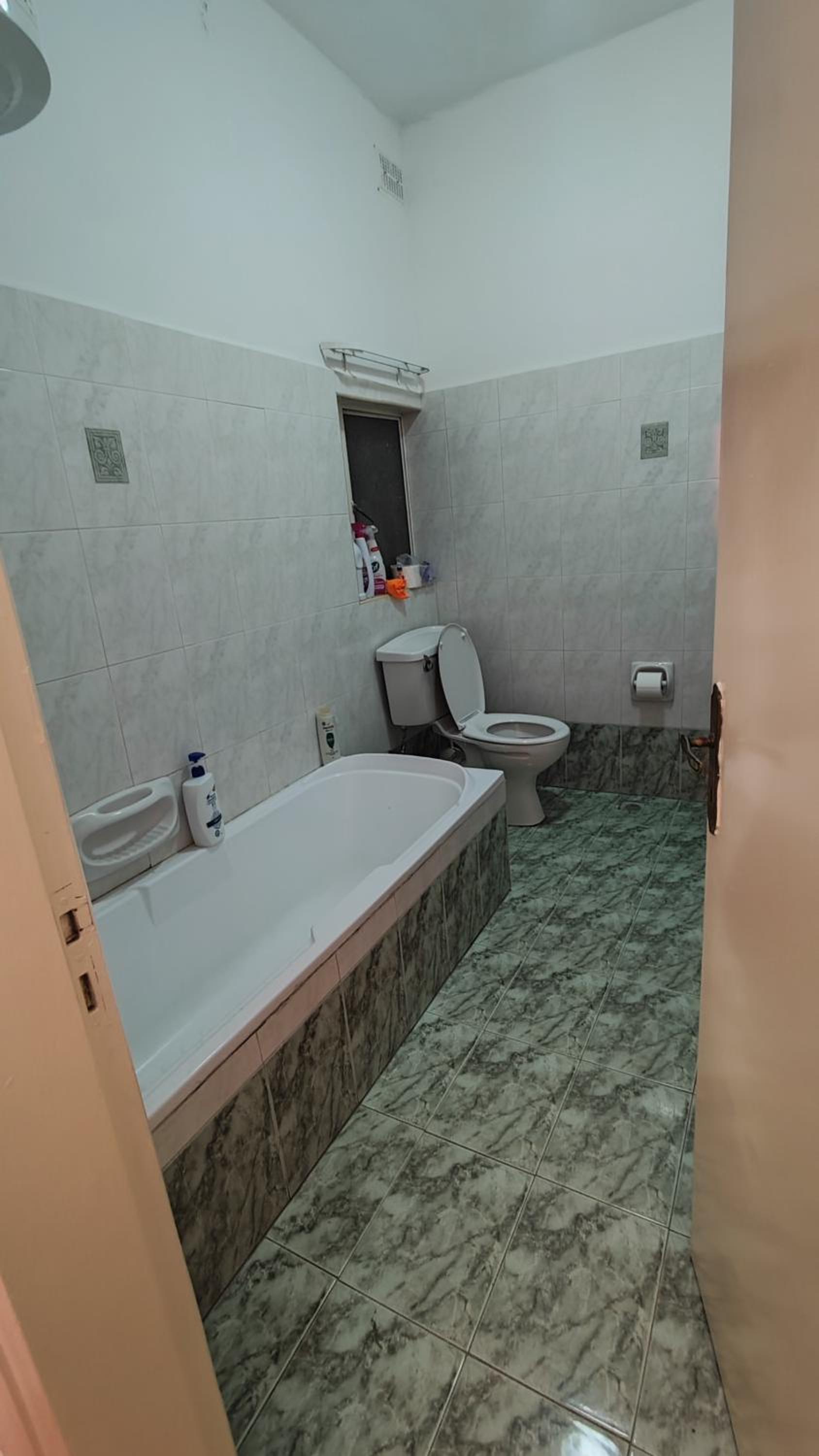 Twin Room With Shared Bathroom